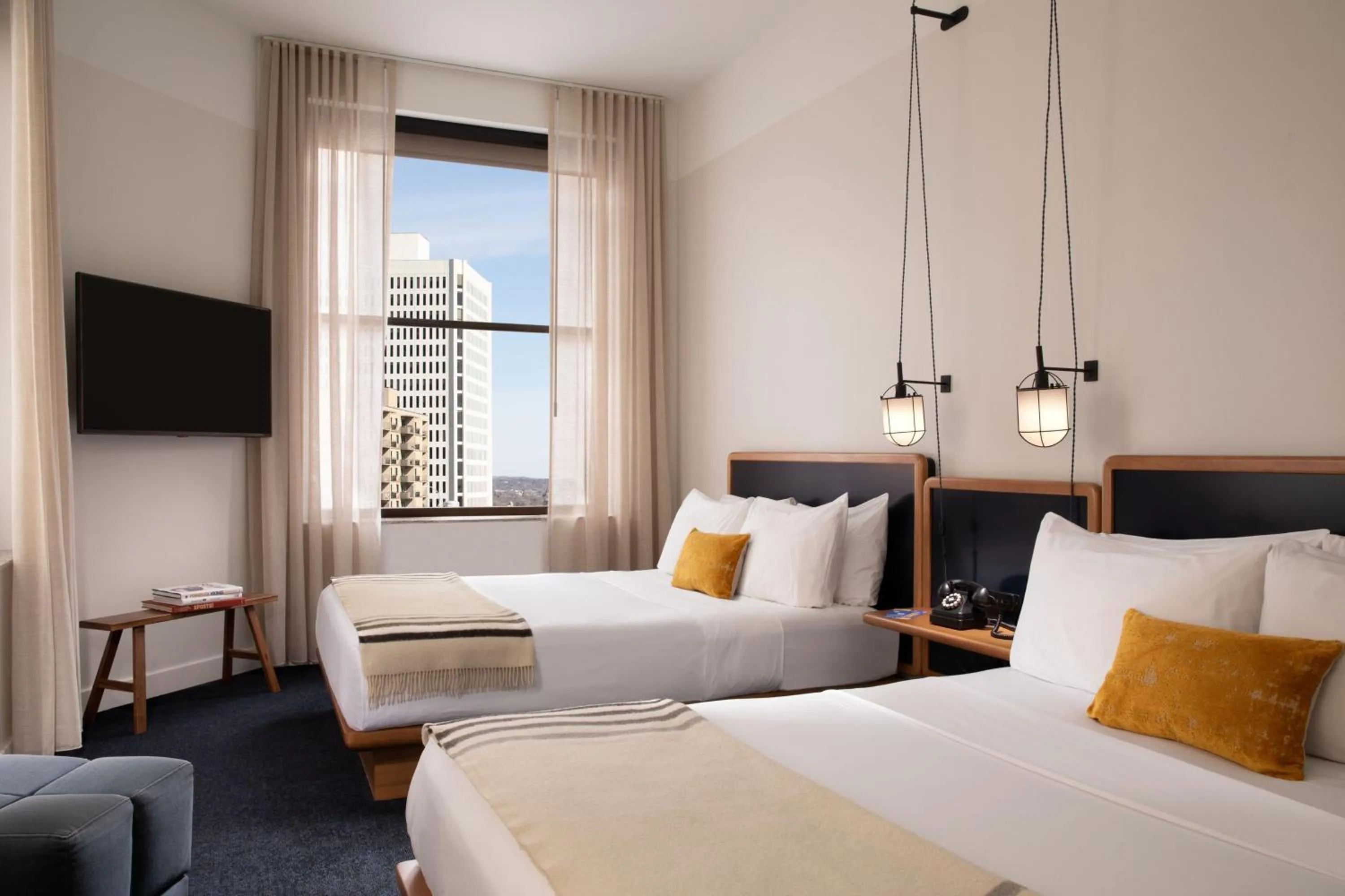 Bedroom, Bed in Emery Hotel, Autograph Collection