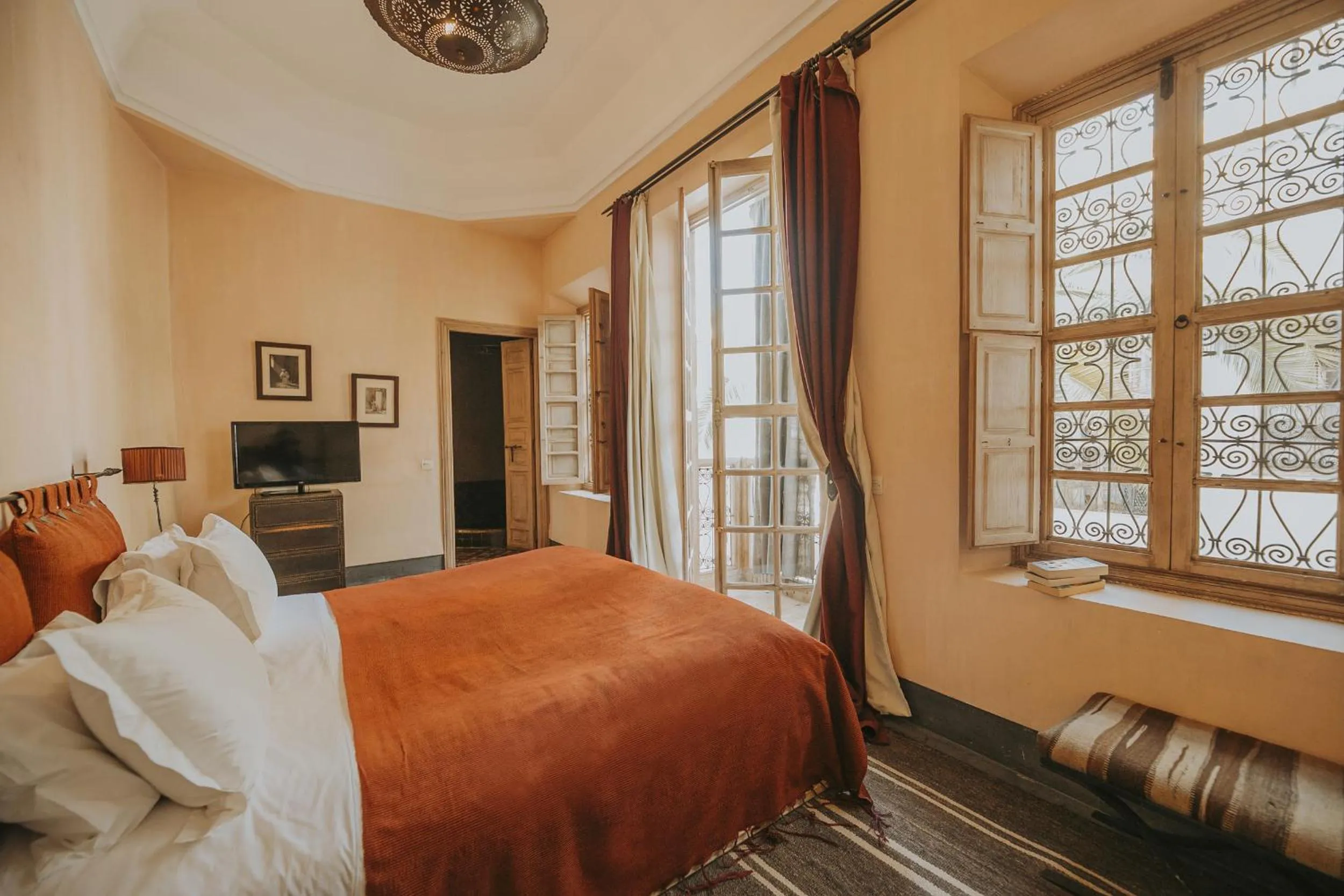 Photo of the whole room, Bed in Dar Zelda