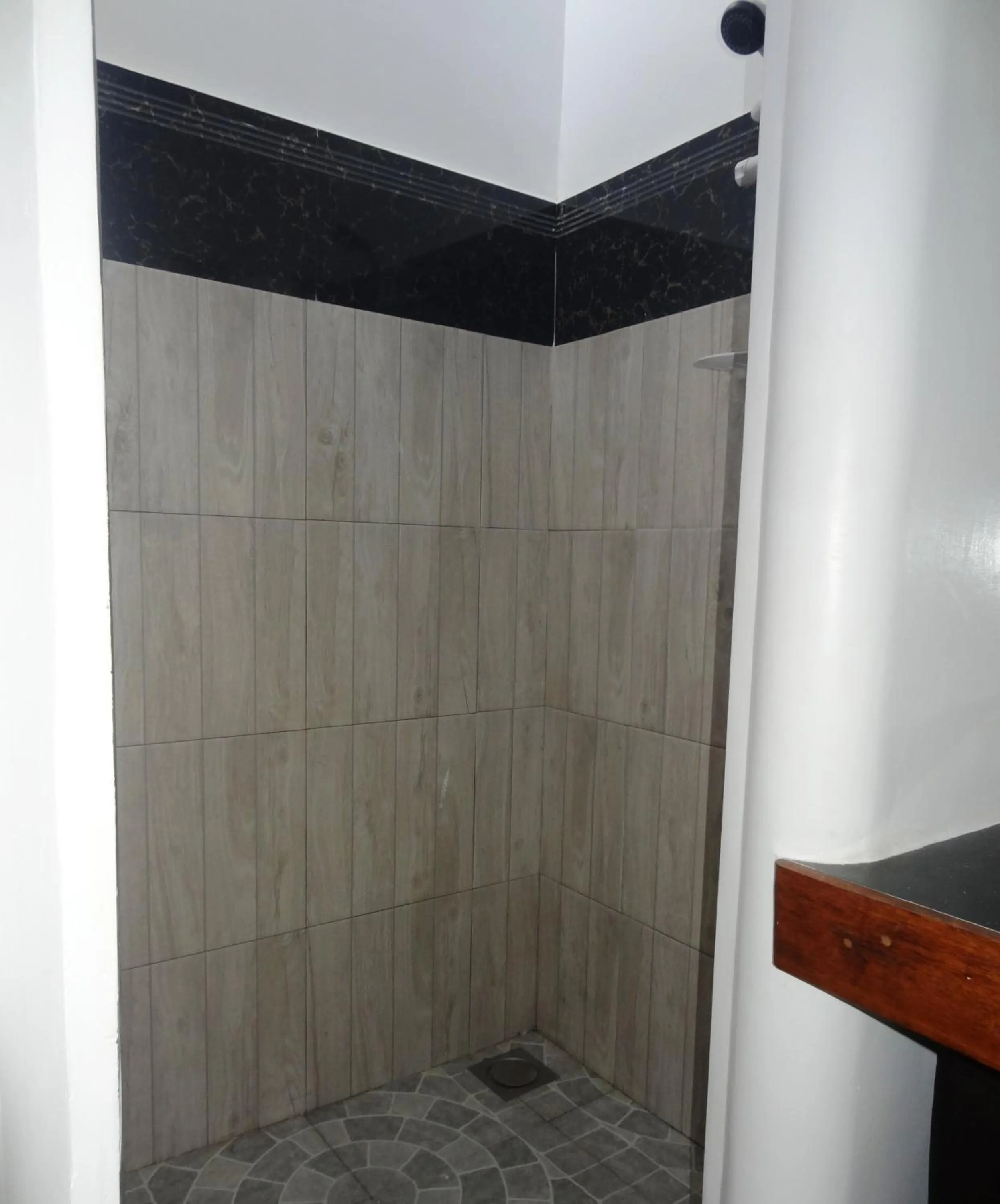 Shower in Franswa Inn