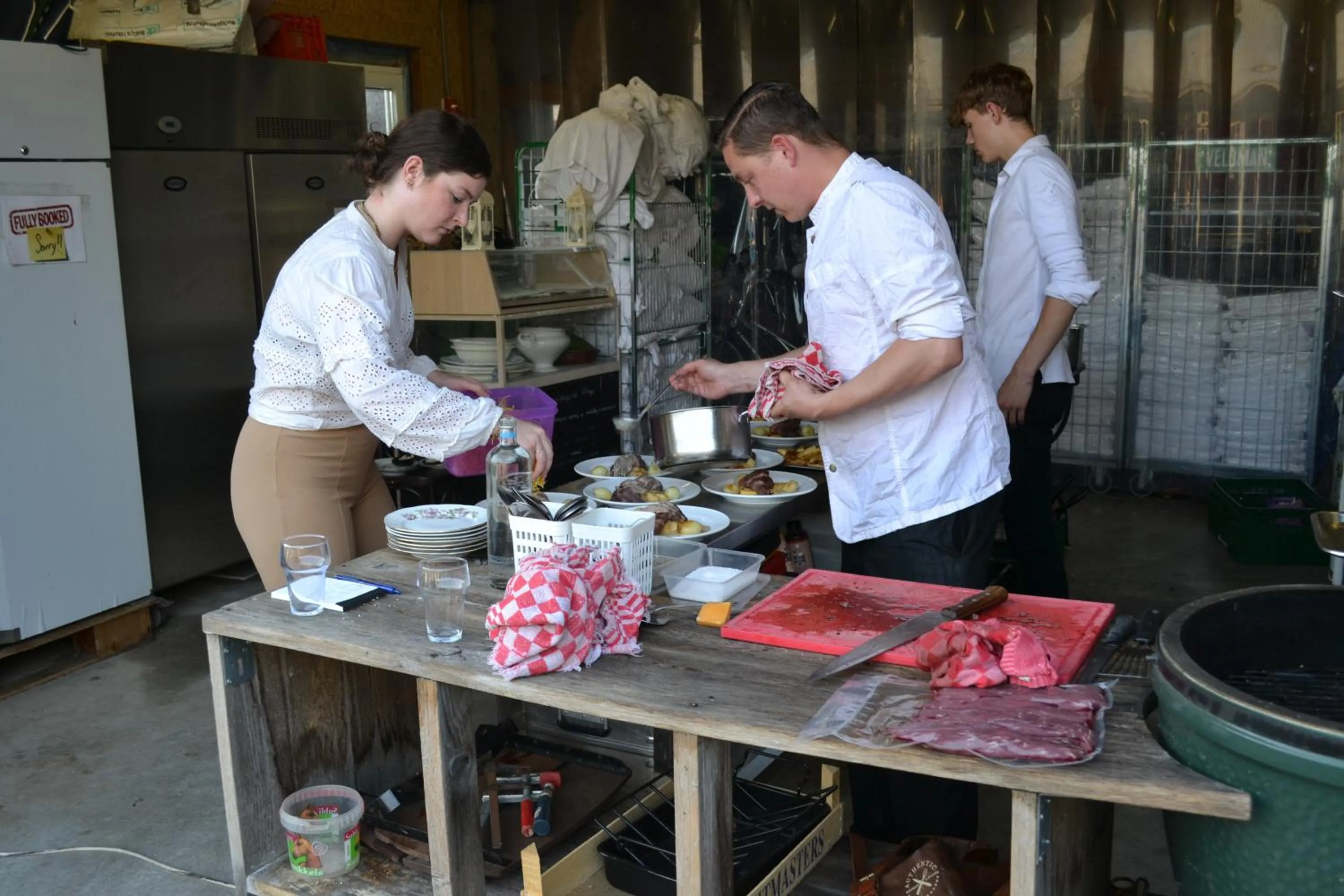 Restaurant/places to eat in lodge 61 hotel aan het water