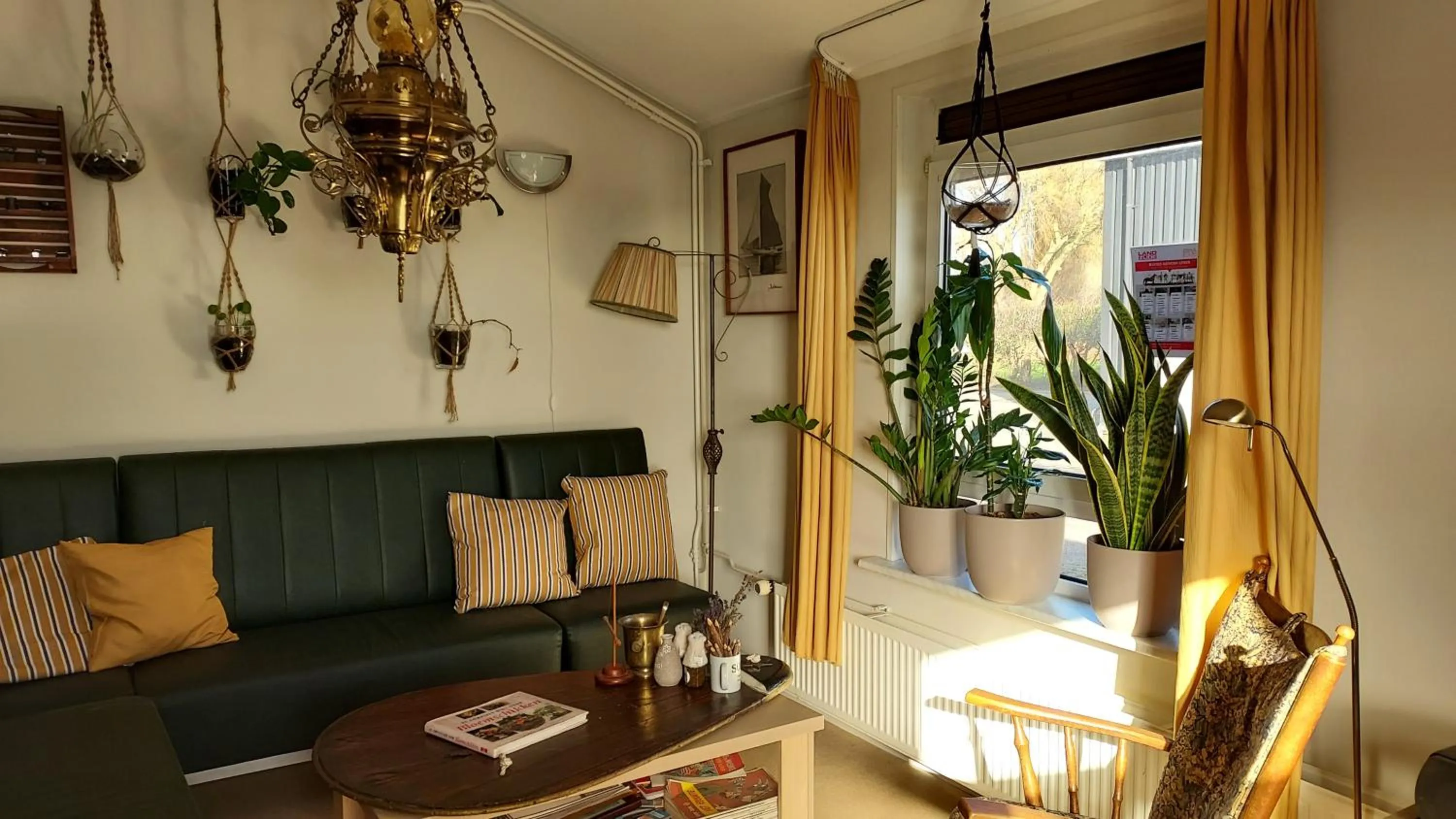 Seating area in lodge 61 hotel aan het water