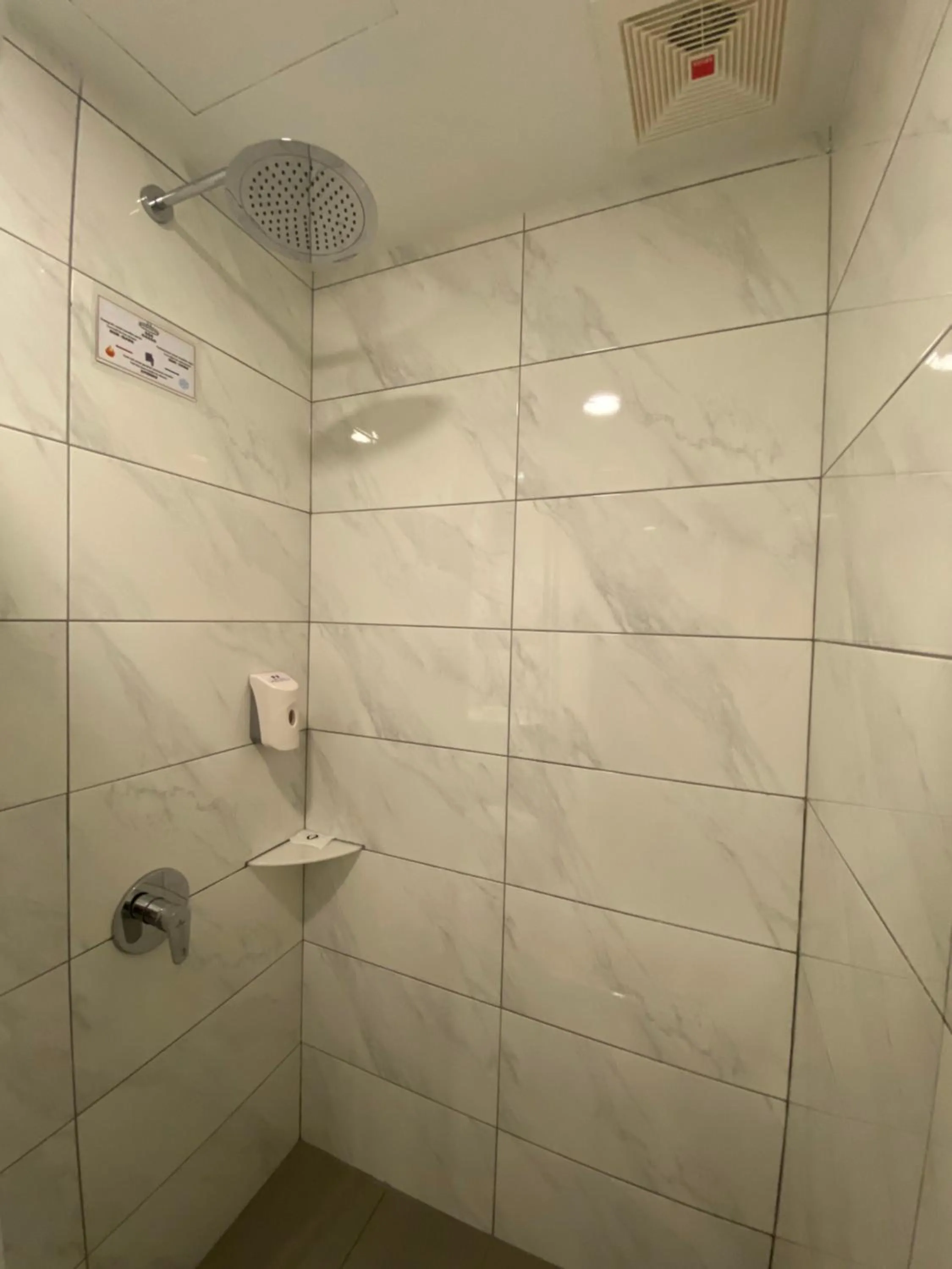 Shower in ZONE Hotels, Telok Panglima Garang
