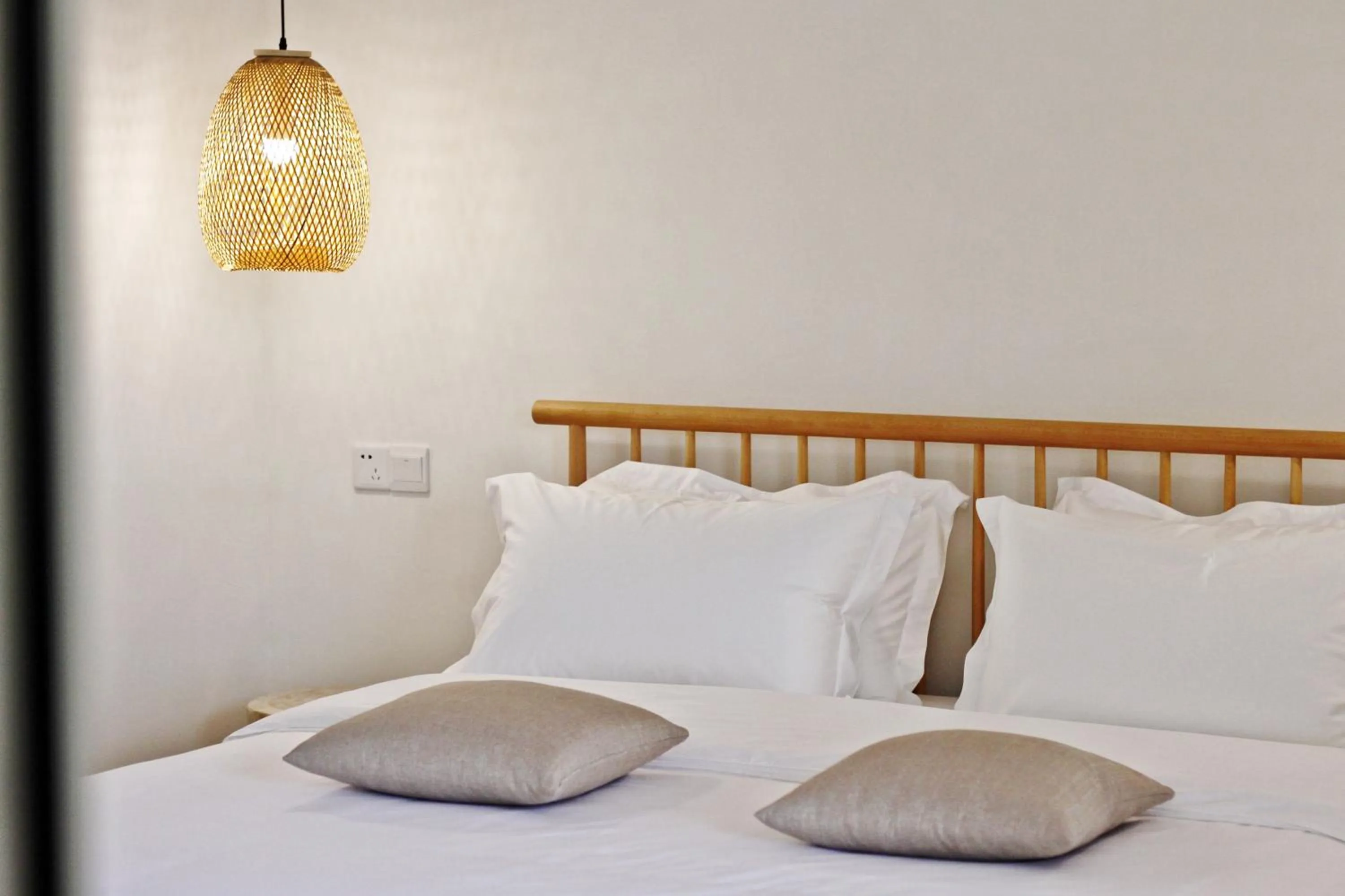 Bed in Riverside Retreat Hotel