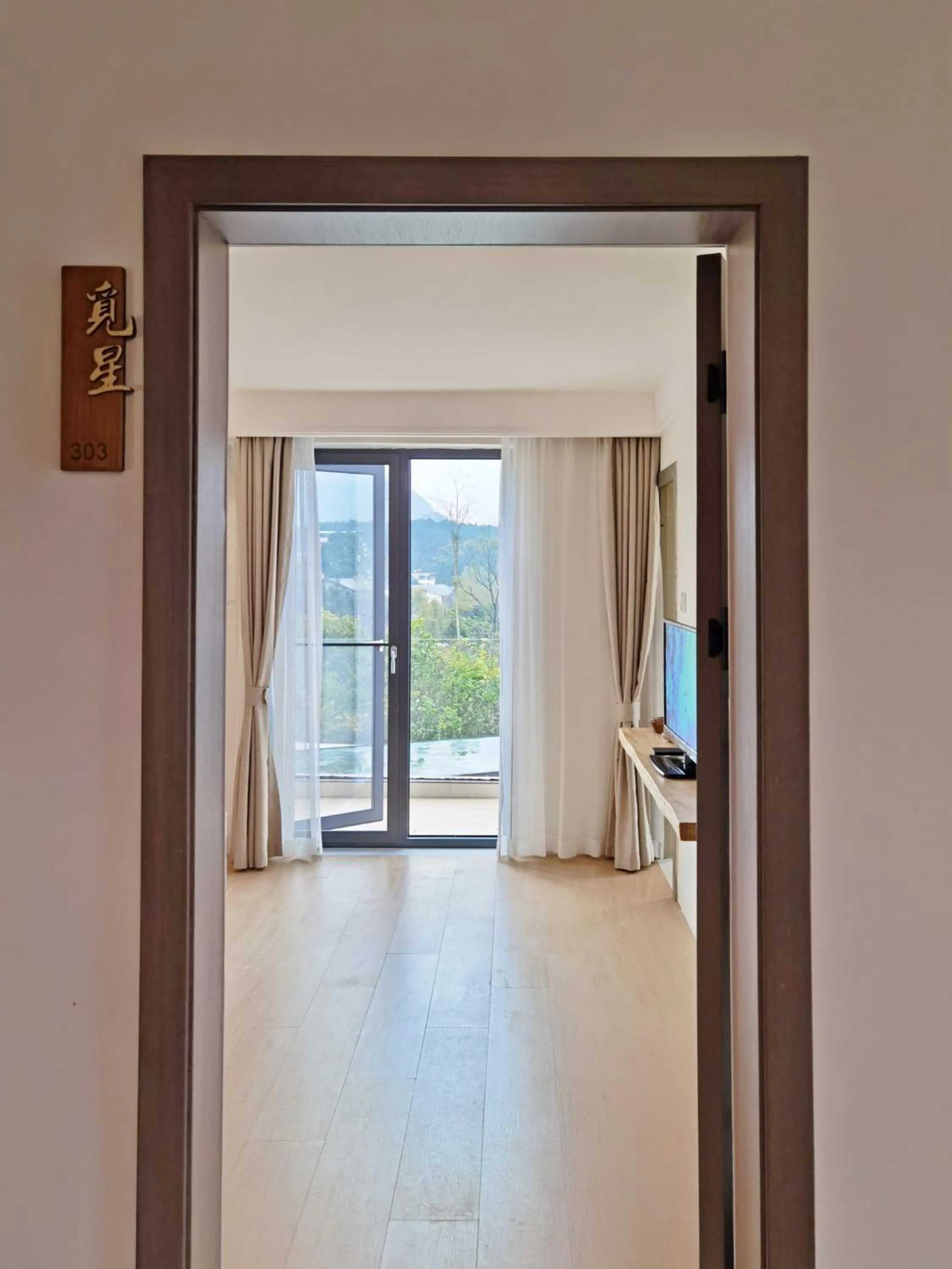 Balcony/Terrace in Riverside Retreat Hotel