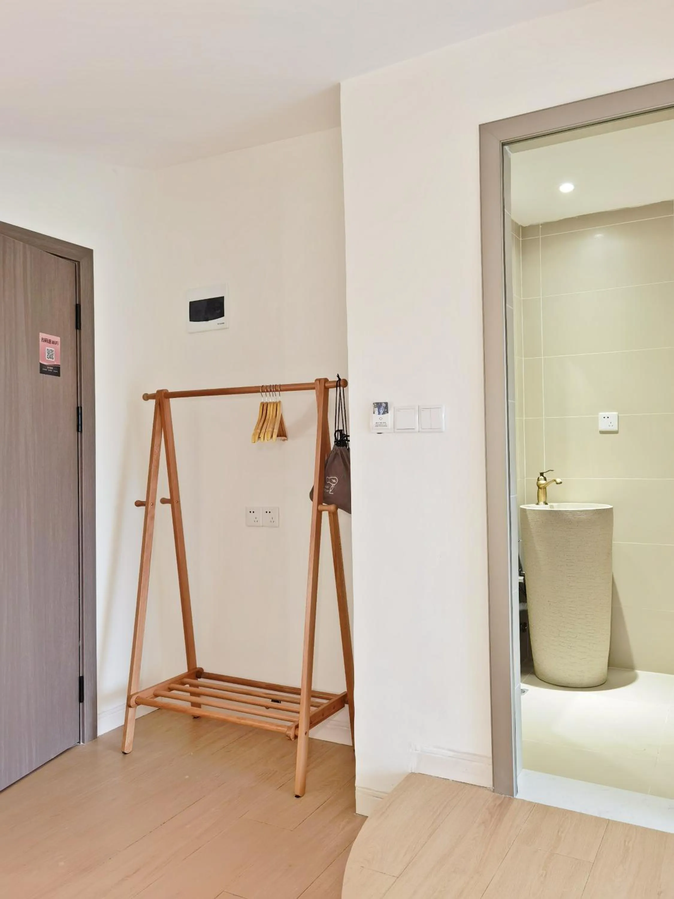 Bathroom in Riverside Retreat Hotel