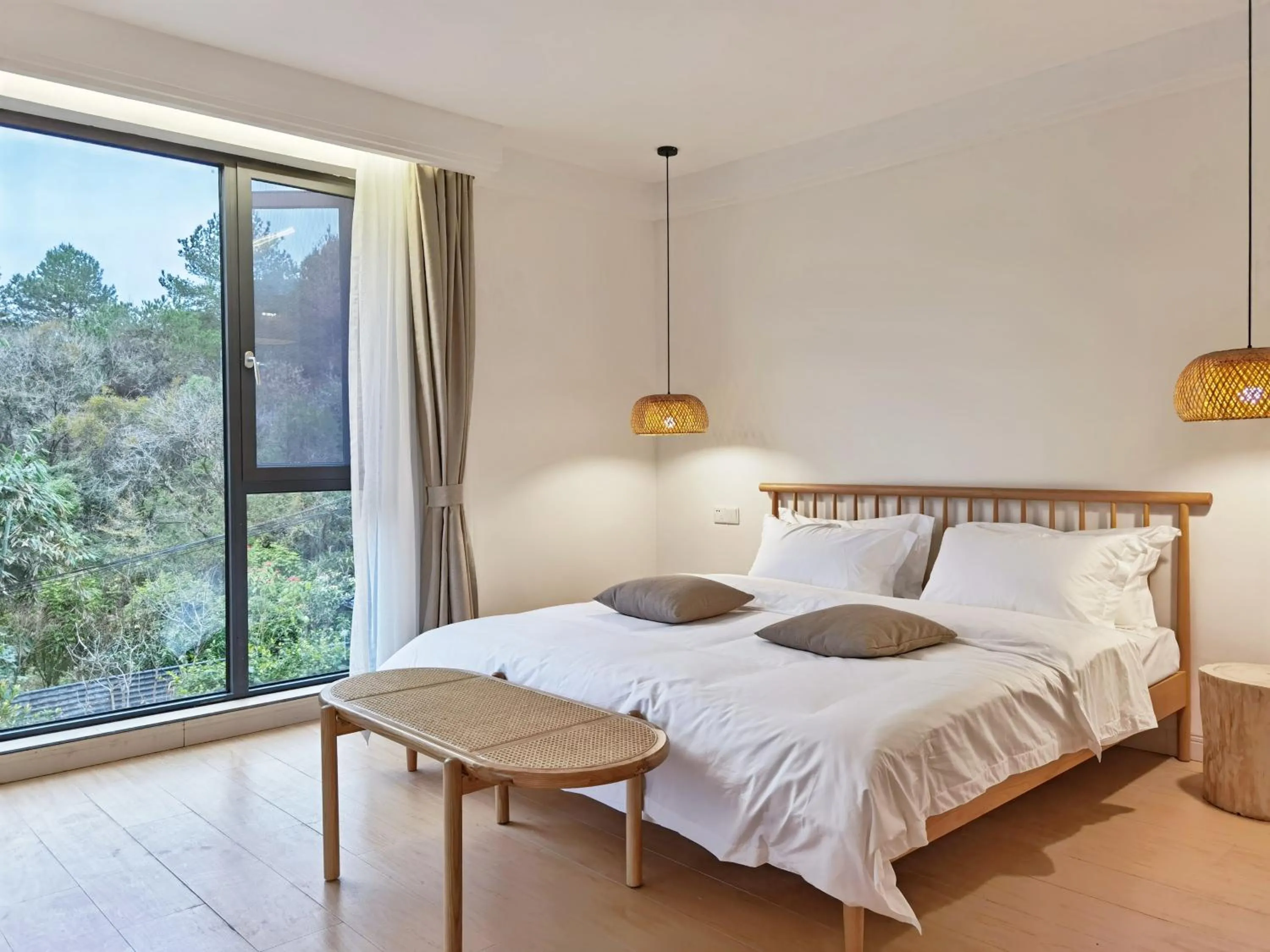 Bed in Riverside Retreat Hotel