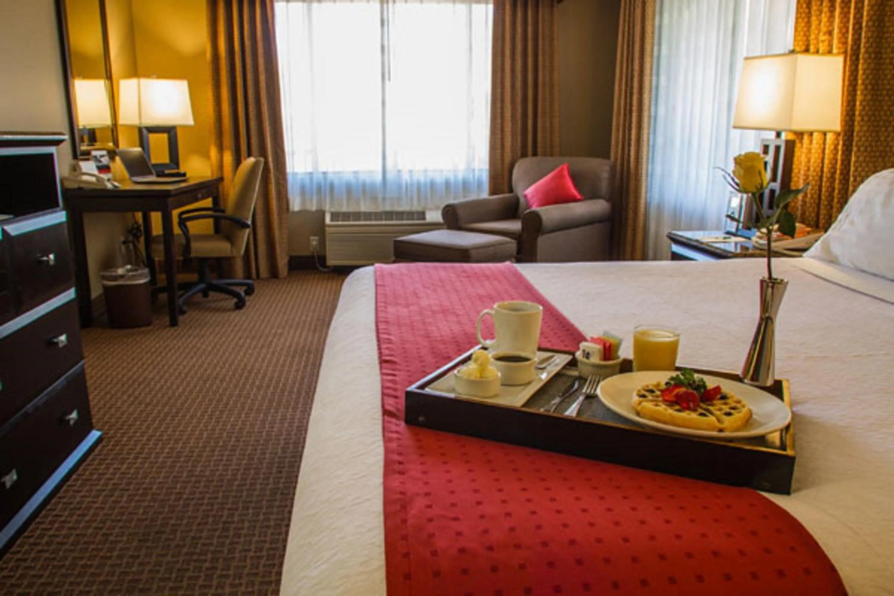 Photo of the whole room, Bed in Holiday Inn Express La Mesa Near SDSU by IHG