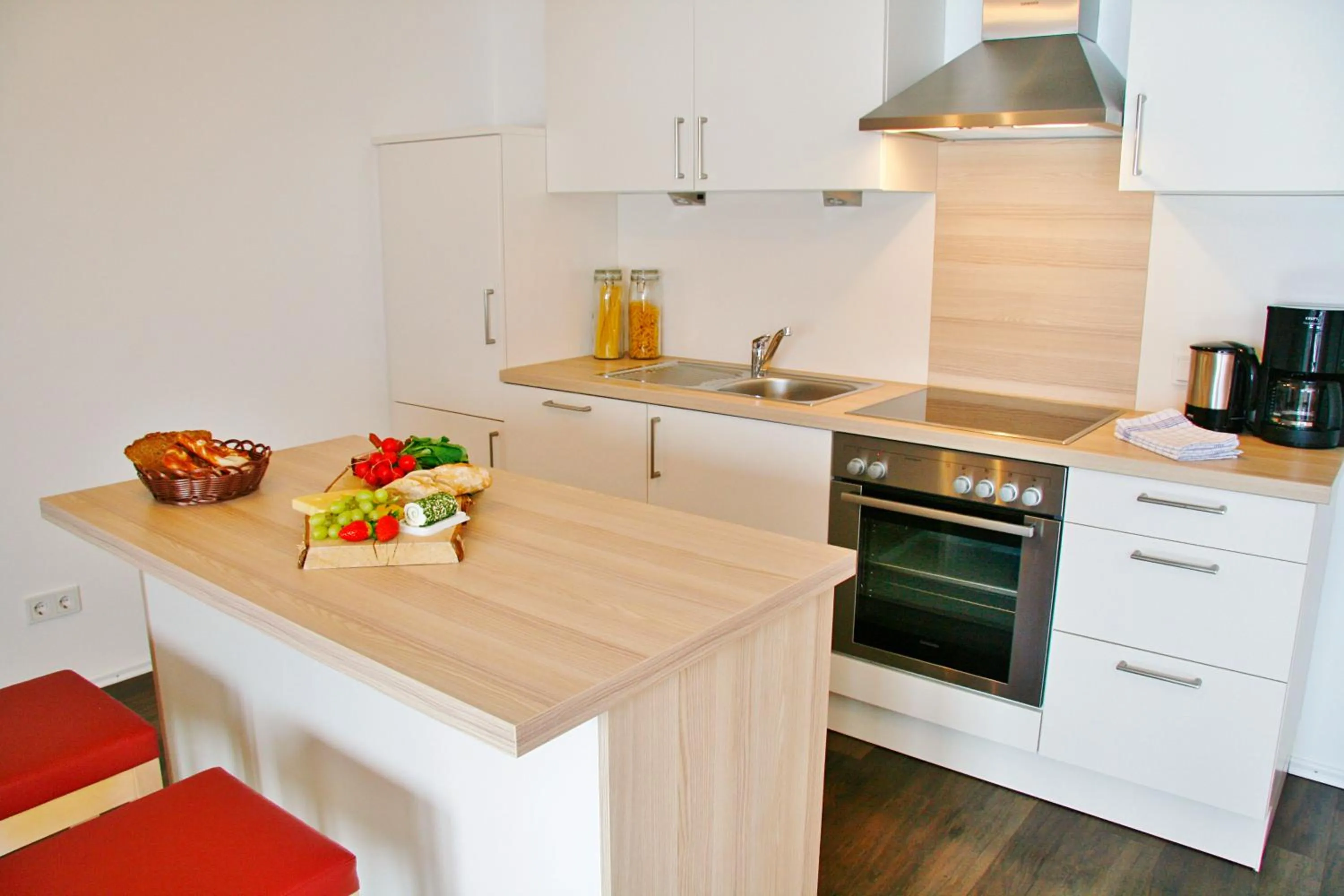 Kitchen or kitchenette in Seehotel und Appartements Schnöller