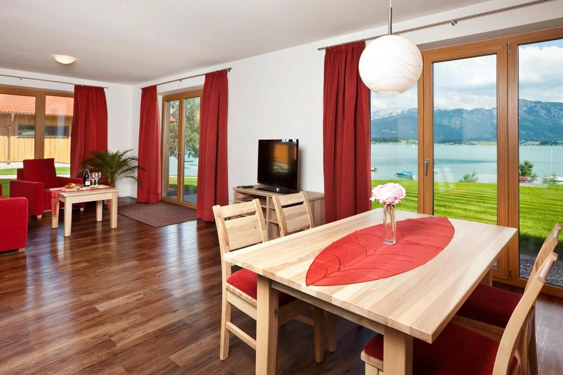 Natural landscape in Seehotel und Appartements Schnöller