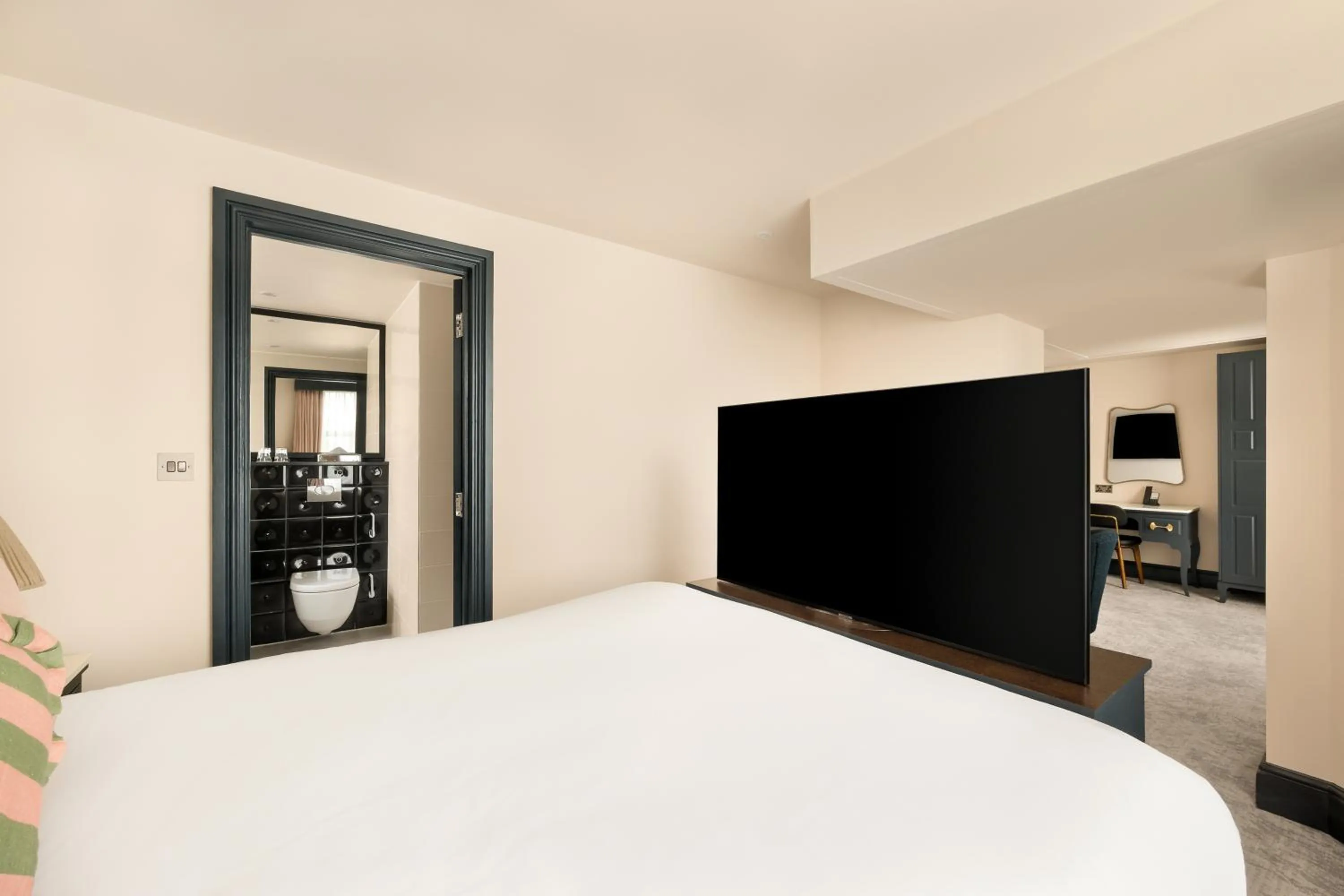 Bed in Hotel Indigo London - Kensington by IHG