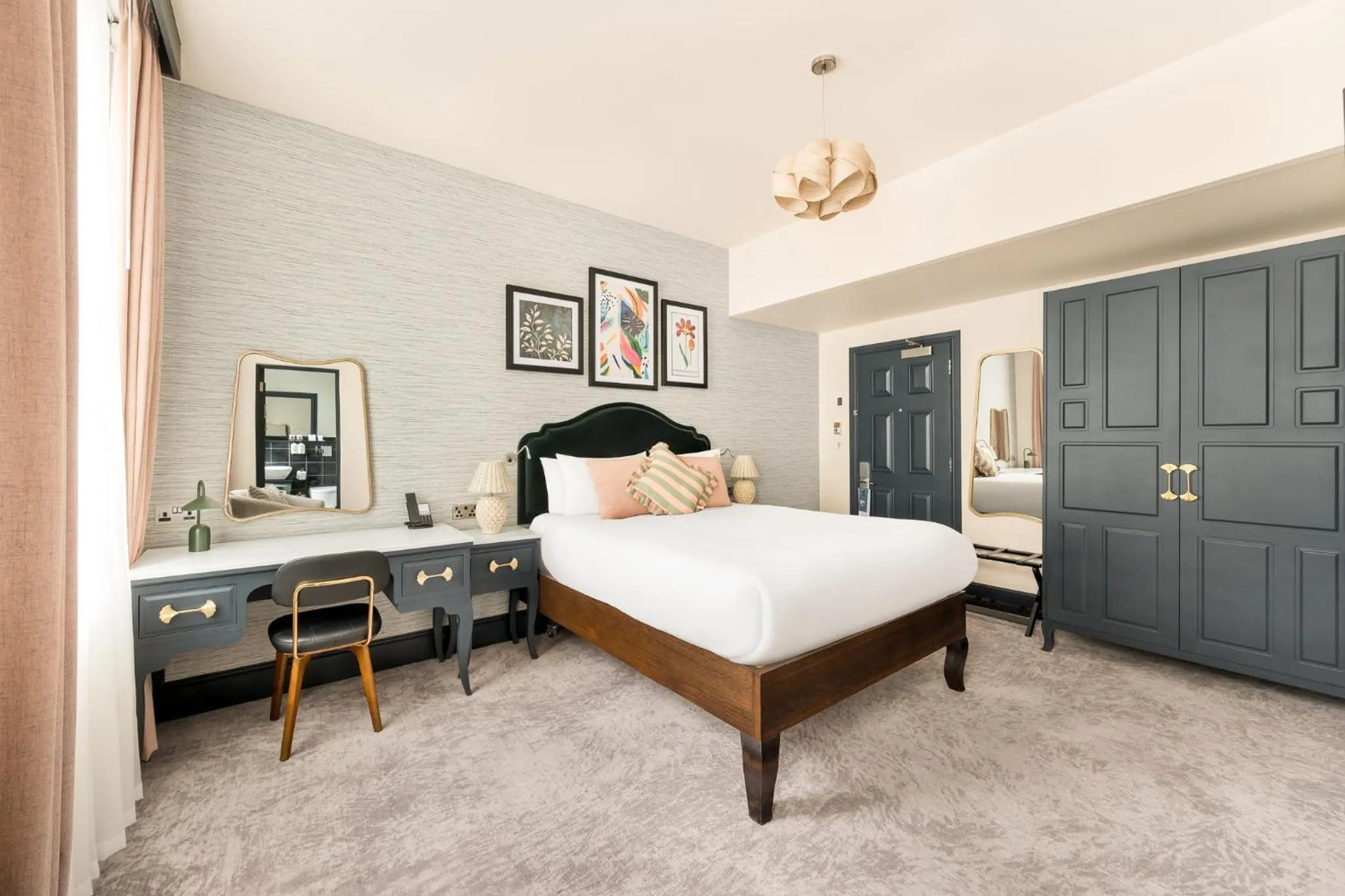 Photo of the whole room, Bed in Hotel Indigo London - Kensington by IHG