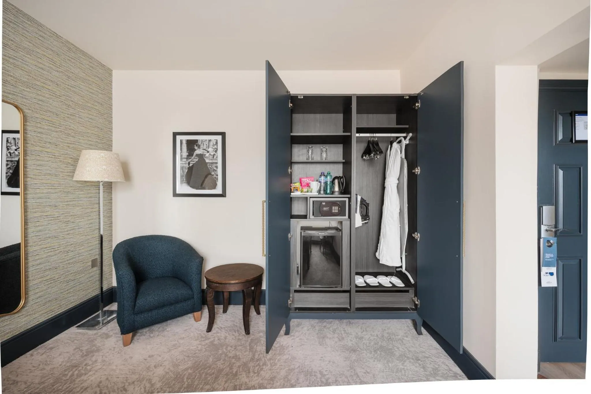 Photo of the whole room in Hotel Indigo London - Kensington by IHG