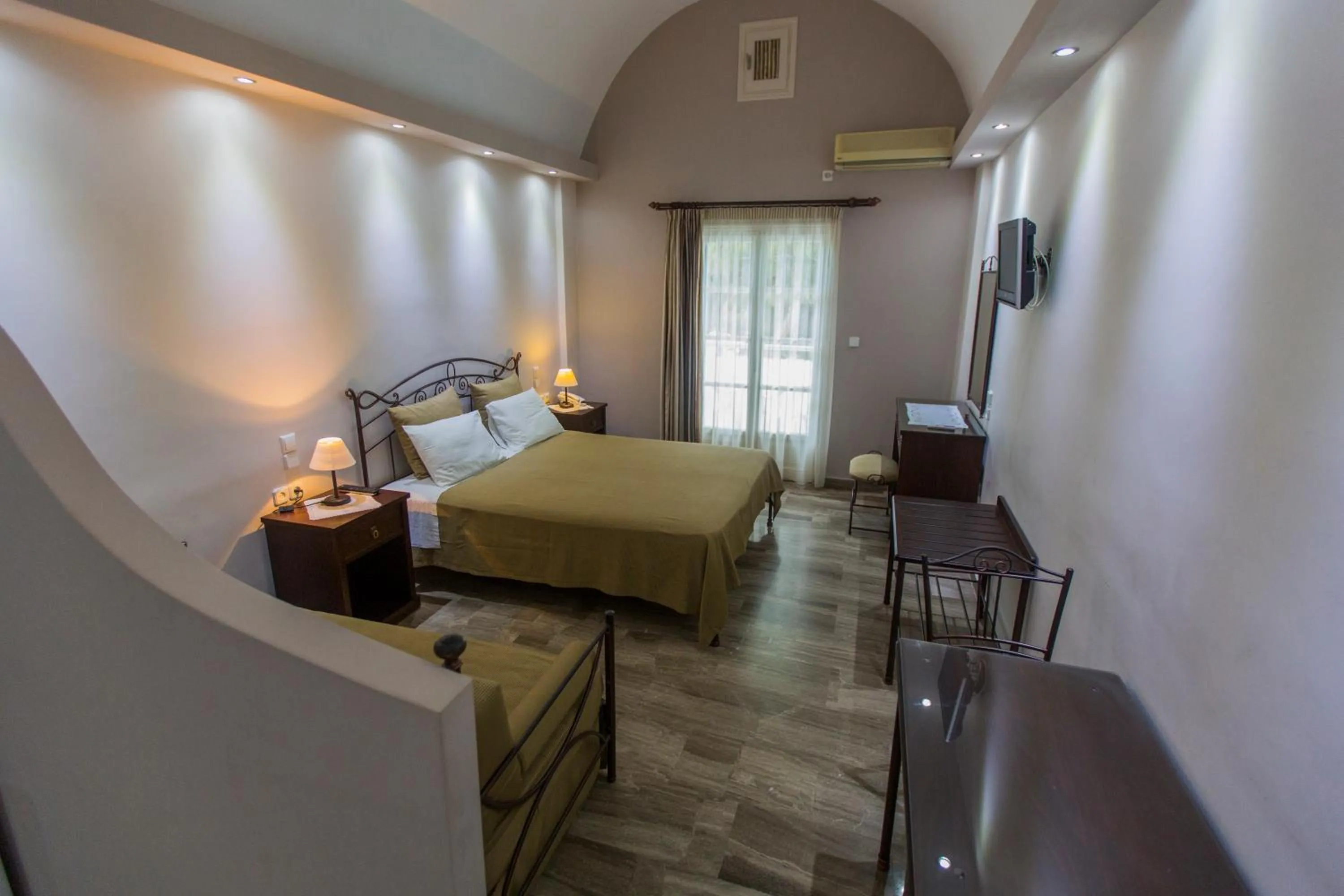 Bedroom in Preka Maria