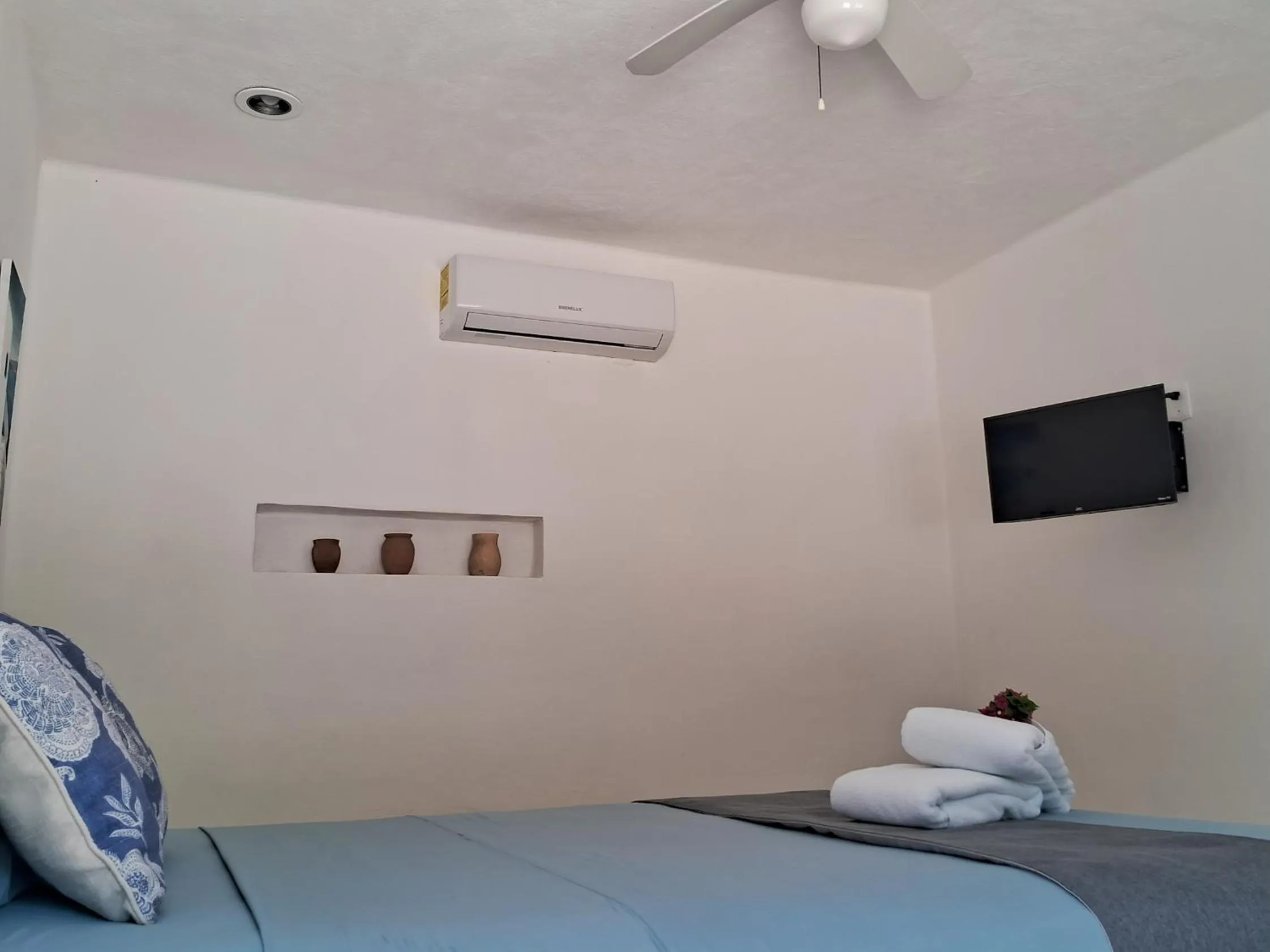 TV and multimedia, Bed in Hotel Posada Mykonos