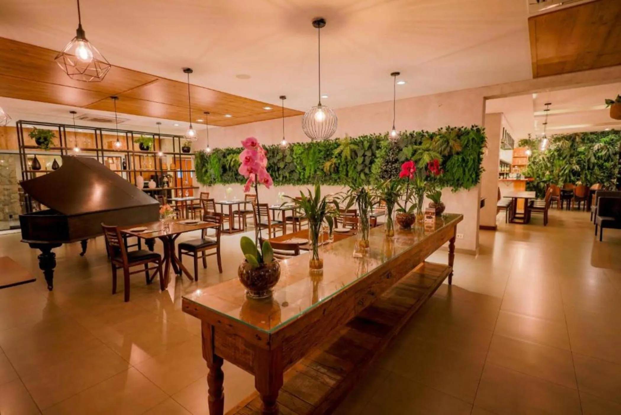 Restaurant/places to eat in Antonio´s Palace Hotel