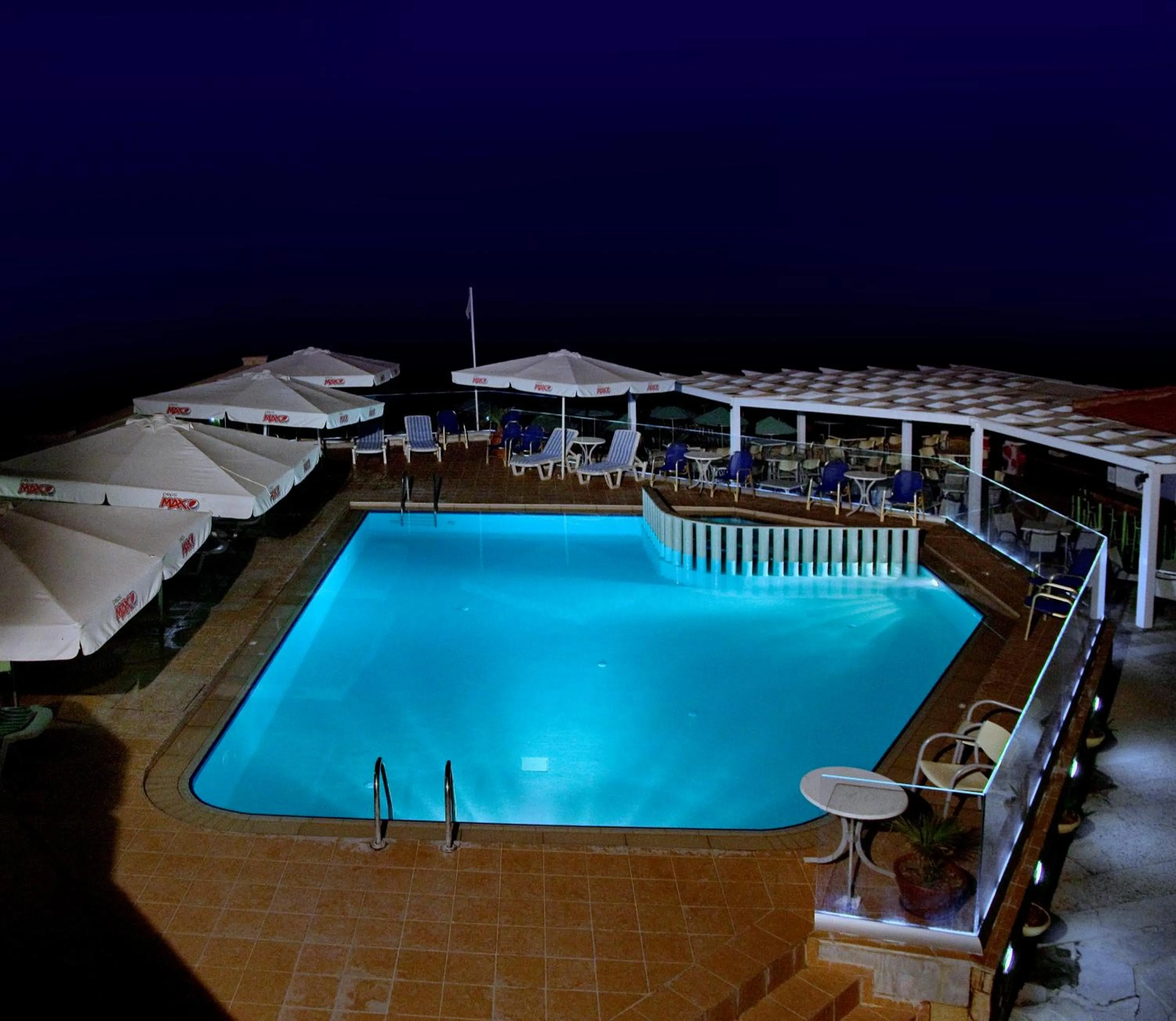 Swimming pool in Jo An Beach Hotel