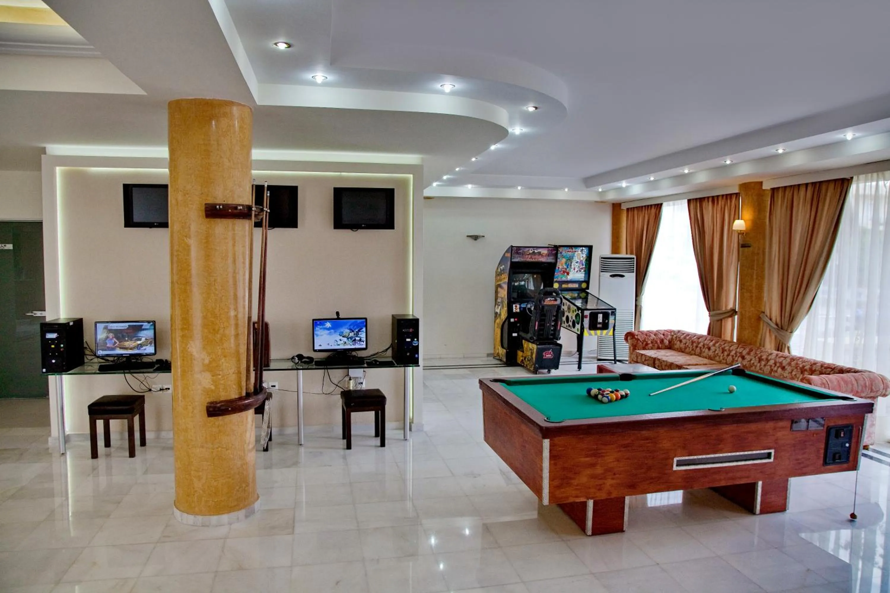 Billiard in Jo An Beach Hotel