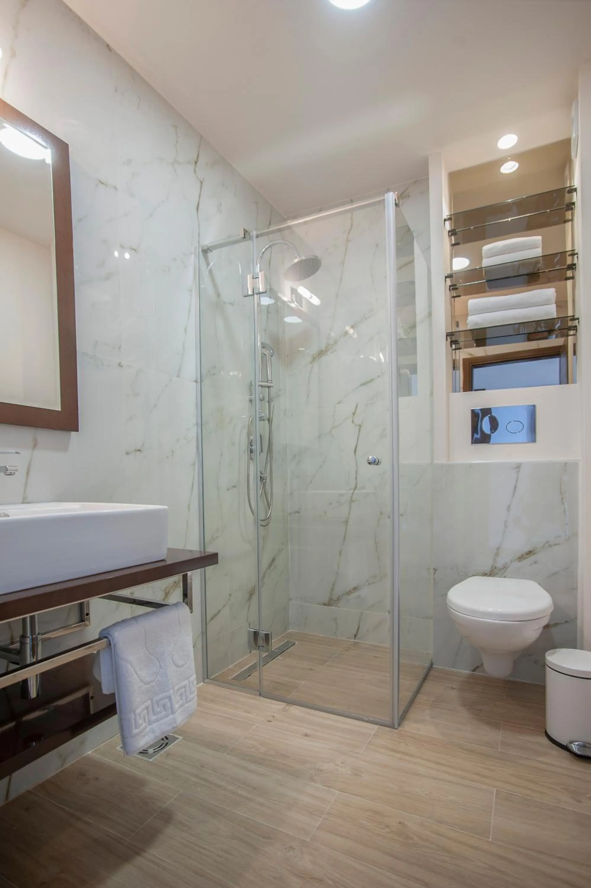 Bathroom in Hotel Twelve by Aycon