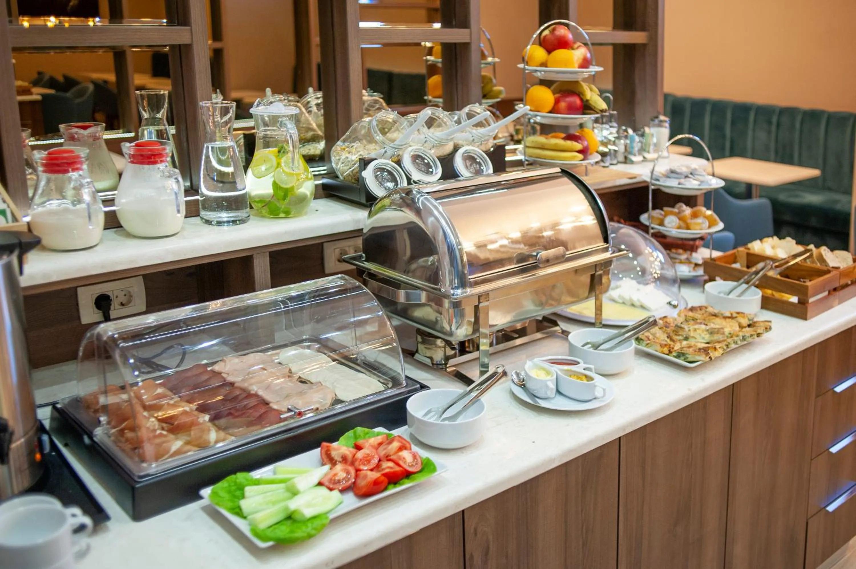 Breakfast in Hotel Twelve by Aycon