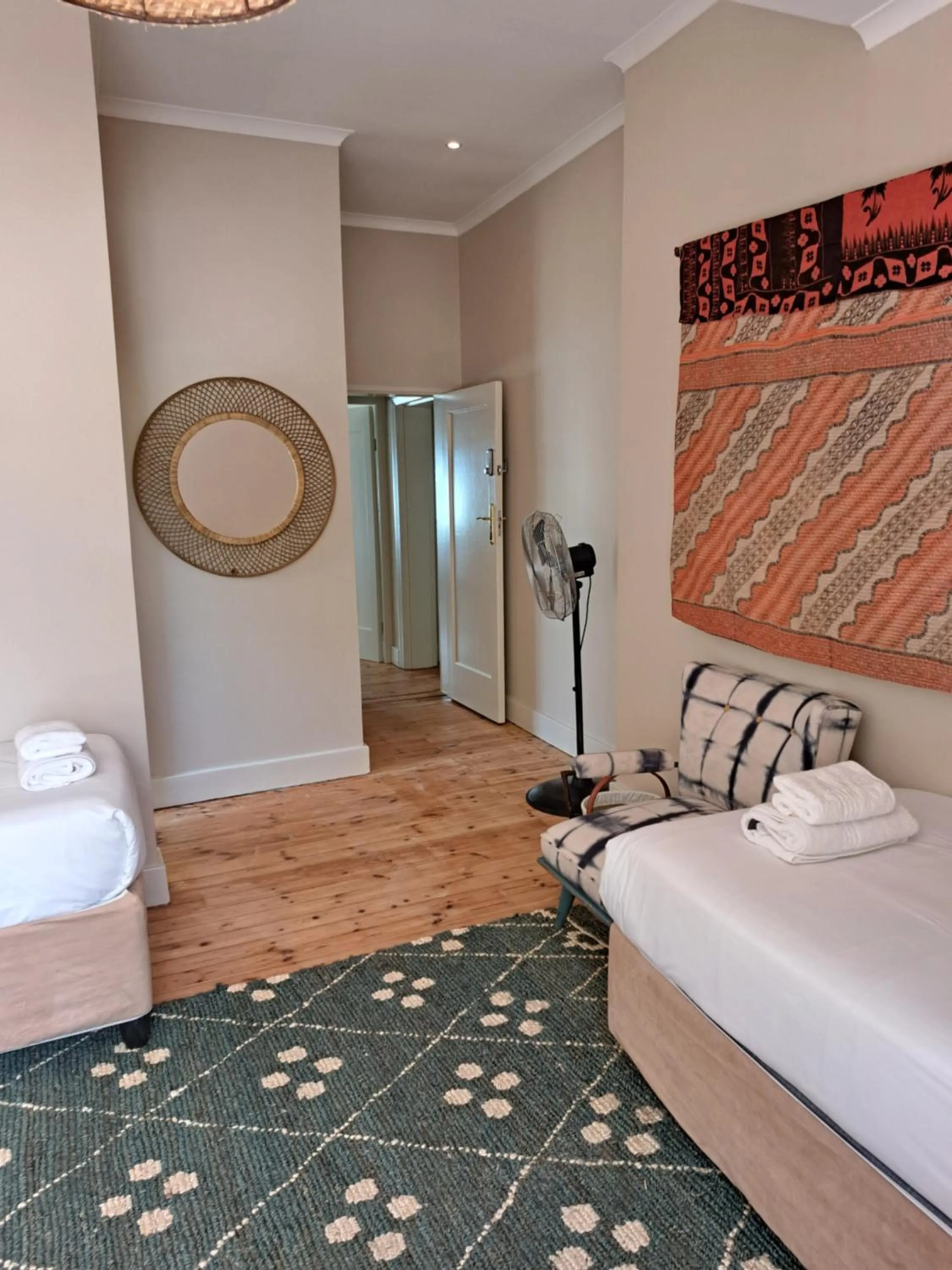 Bed in THE BIG - Luxury Backpackers