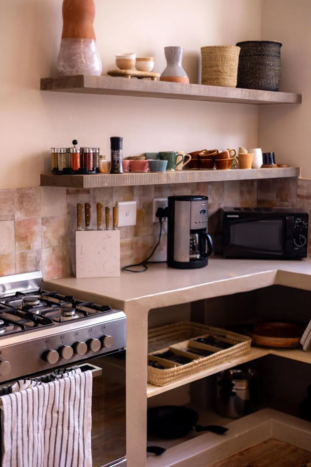 Kitchen or kitchenette in THE BIG - Luxury Backpackers