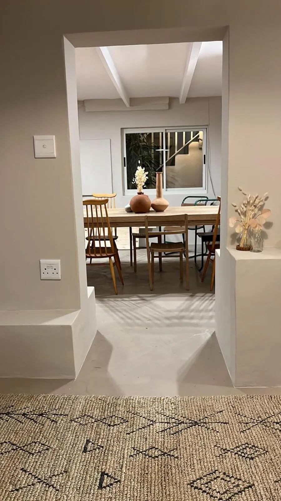 Dining area in THE BIG - Luxury Backpackers