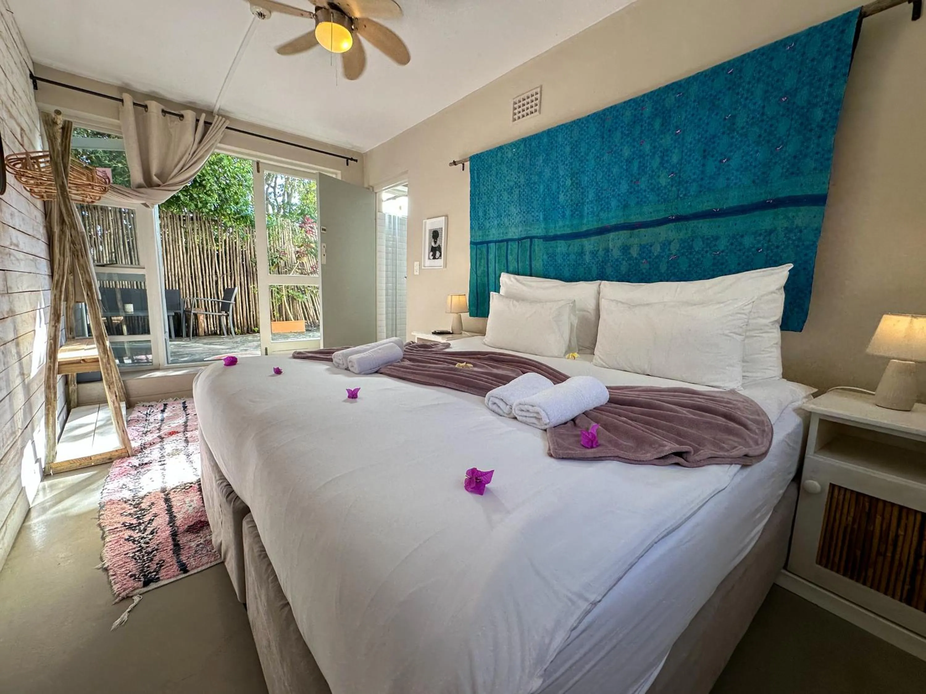 Bedroom, Bed in THE BIG - Luxury Backpackers