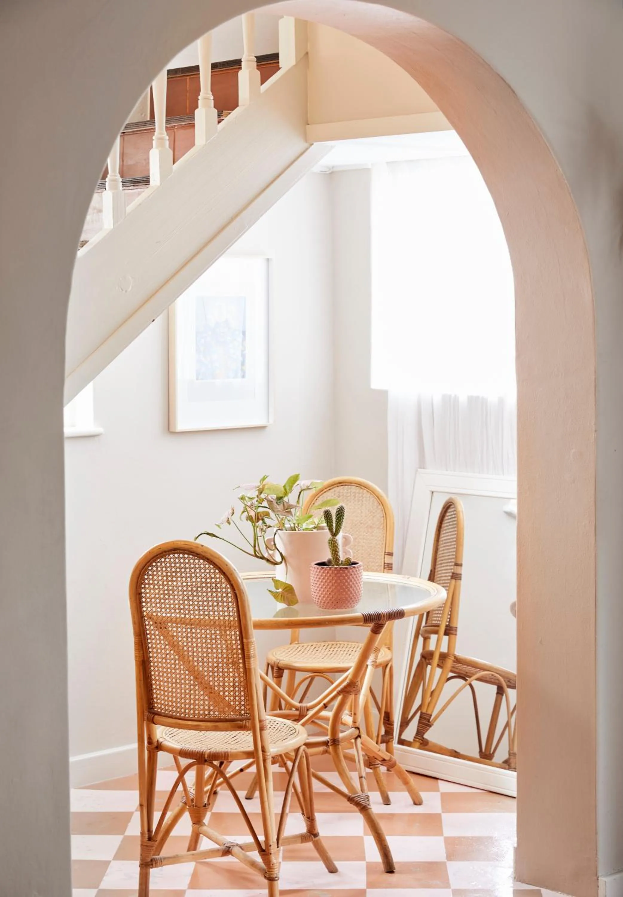 Dining area in THE BIG - Luxury Backpackers