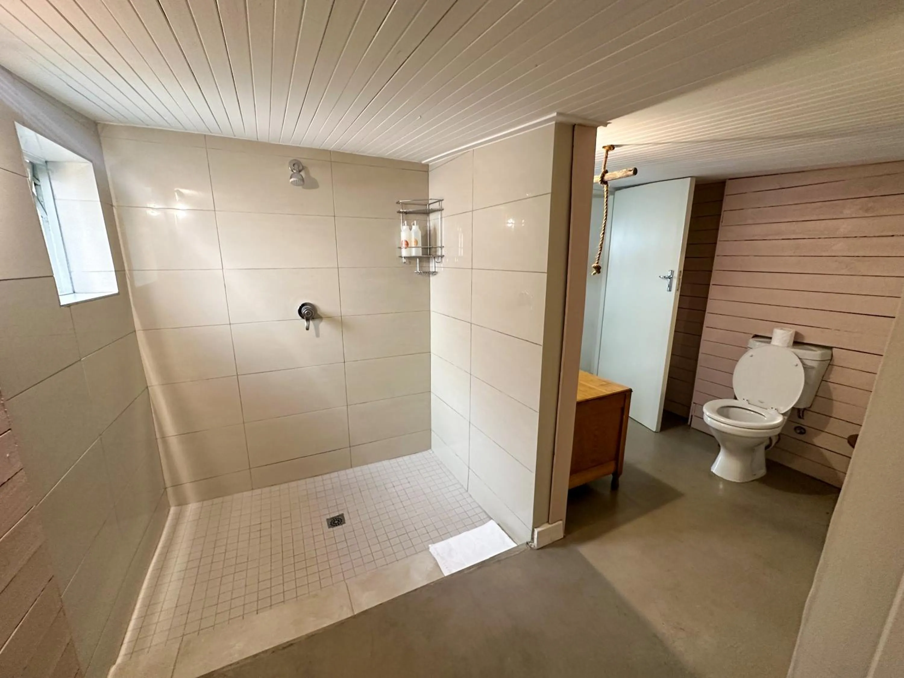 Bathroom in THE BIG - Luxury Backpackers