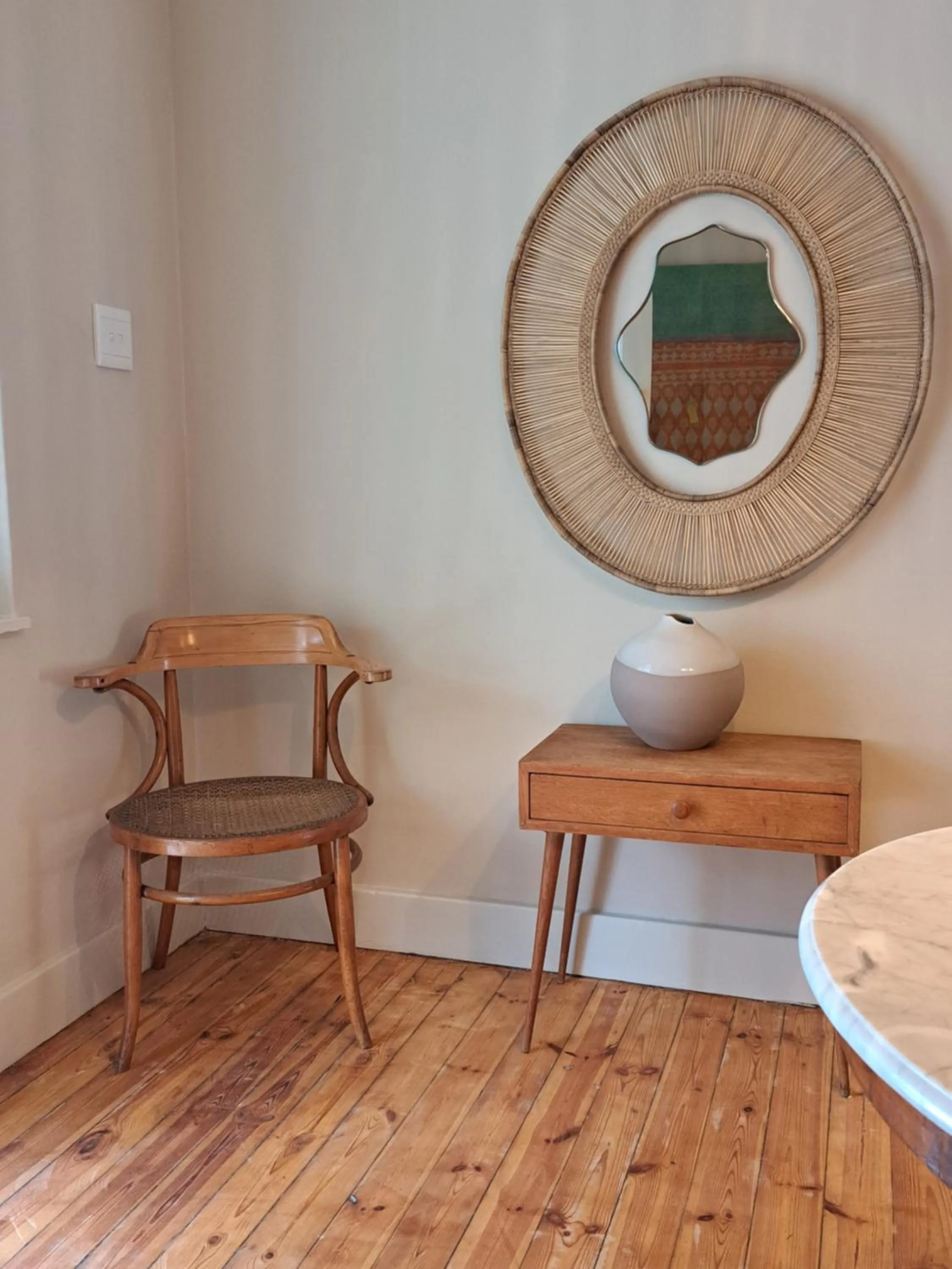 Seating area in THE BIG - Luxury Backpackers