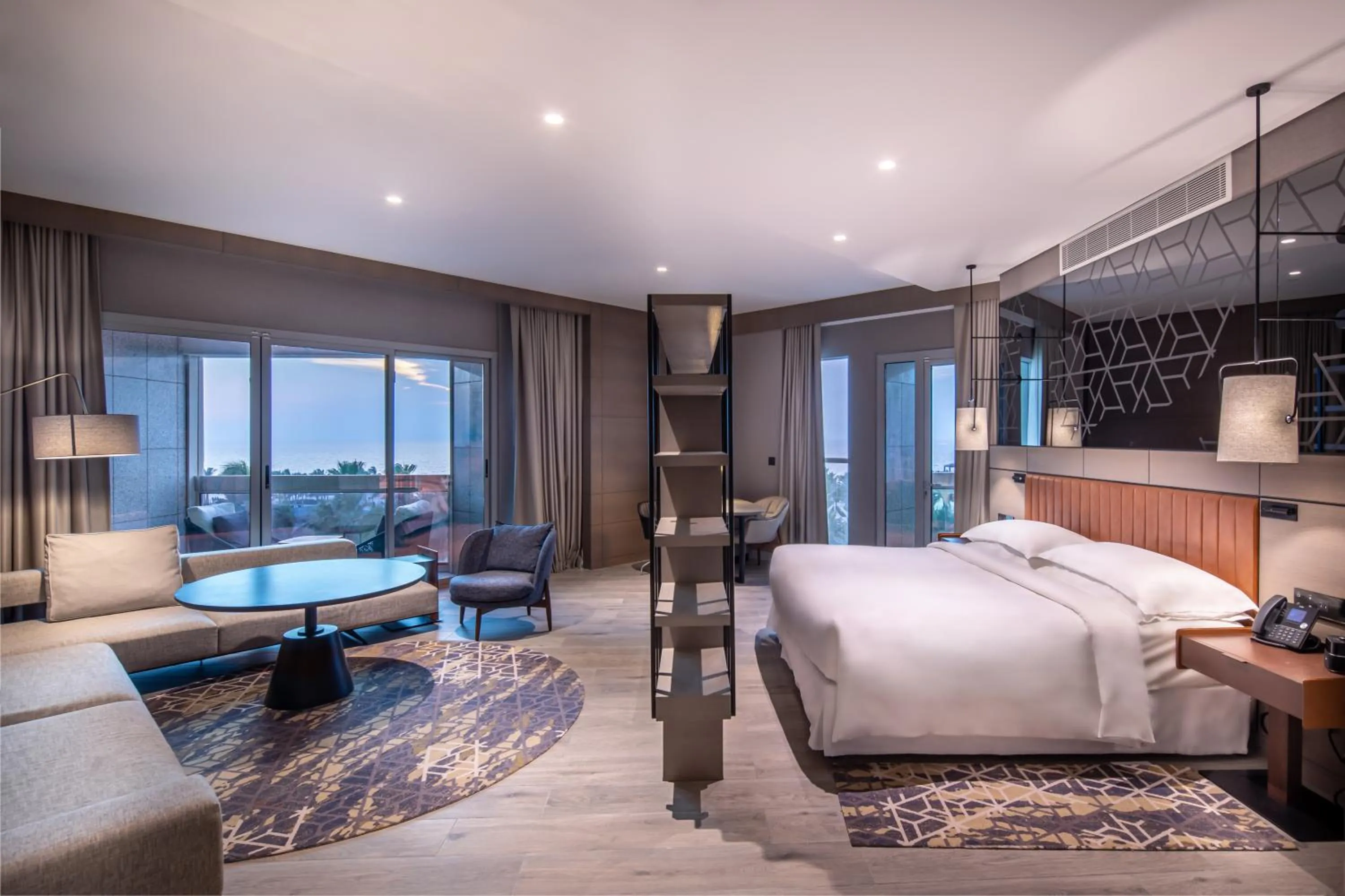 Pool view, Bed in Sheraton Jeddah Hotel