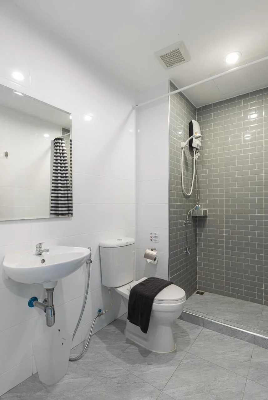 Shower in Minimal House Patong