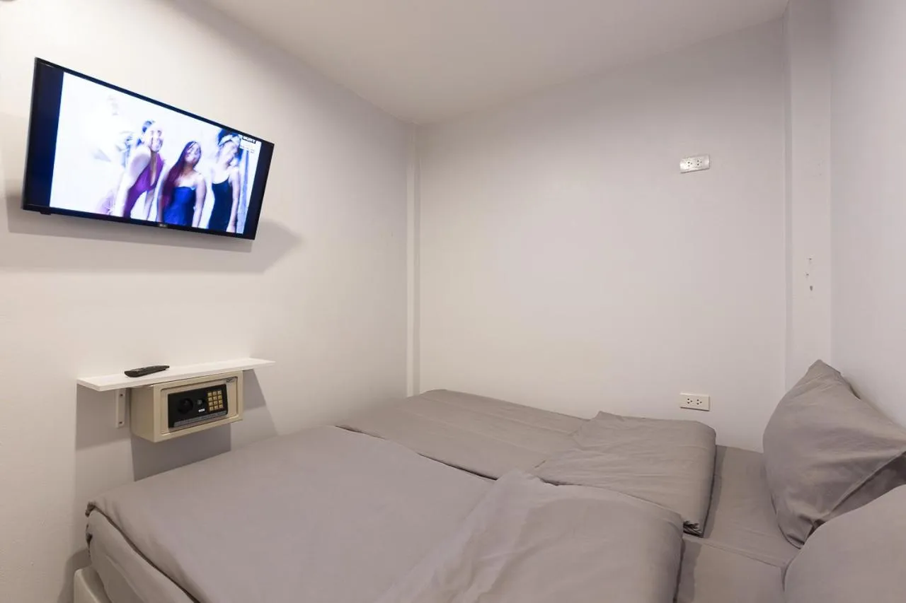 Bed in Minimal House Patong