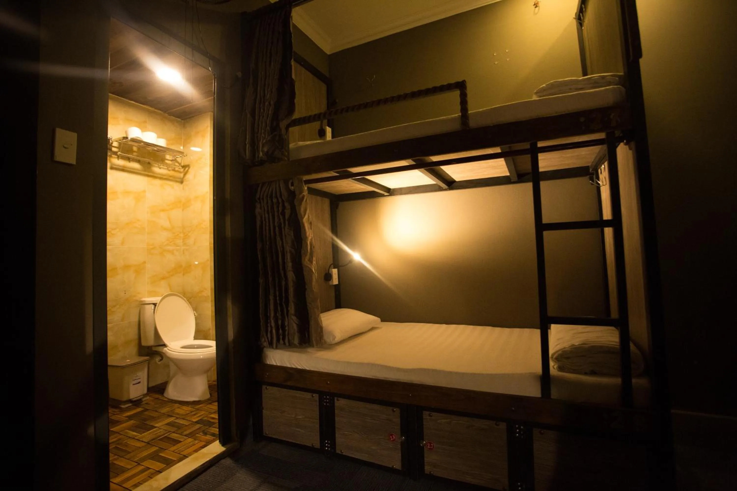 bunk bed, Bed in Sai Gon 1979 Hotel