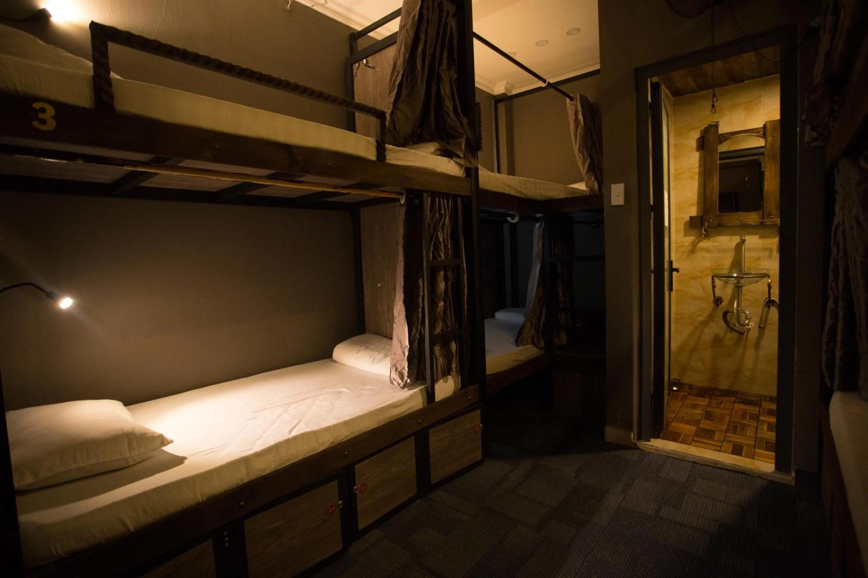 bunk bed, Bed in Sai Gon 1979 Hotel