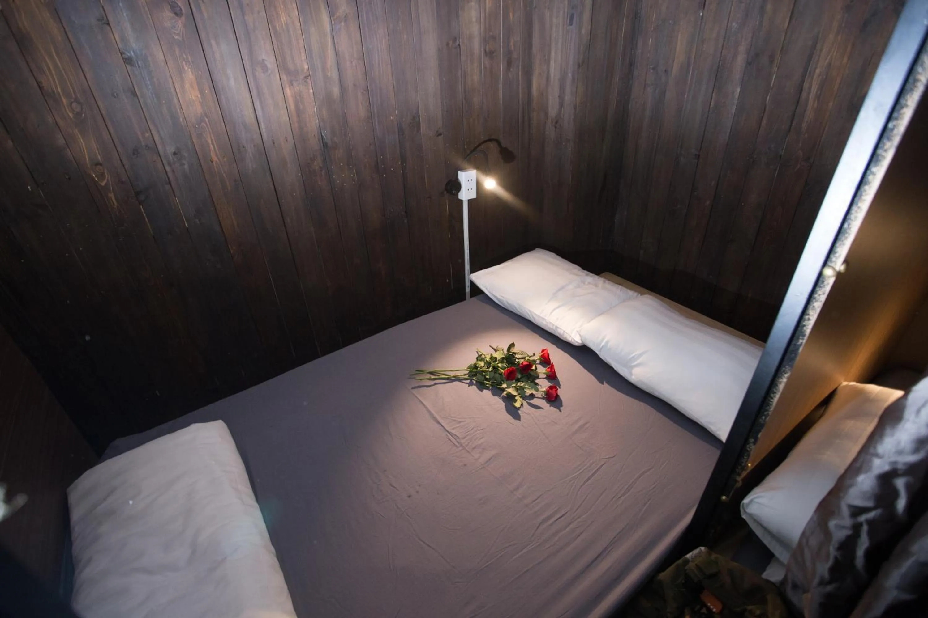 bunk bed, Bed in Sai Gon 1979 Hotel