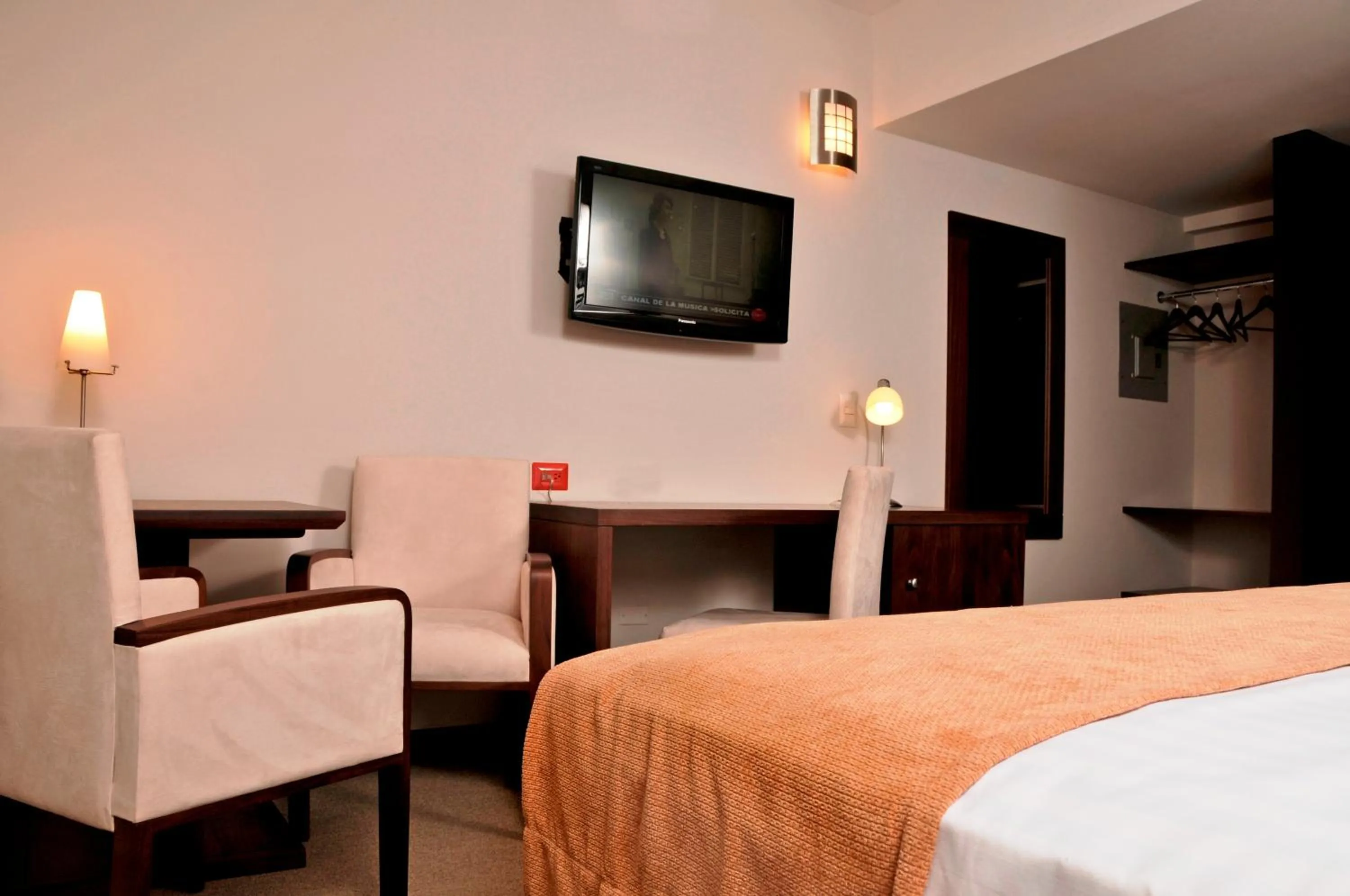 Photo of the whole room, Bed in Hotel Hex