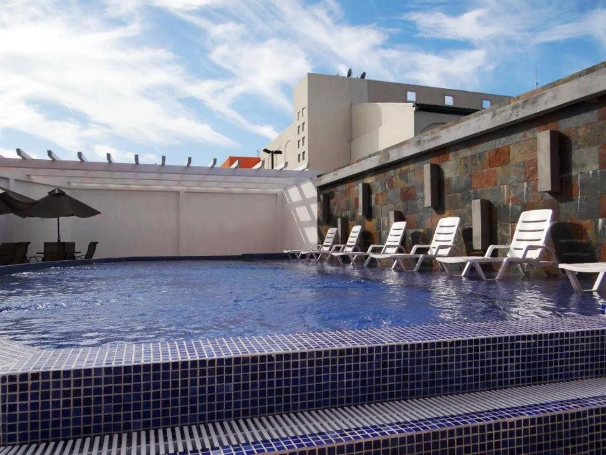 Swimming pool in Hotel Hex