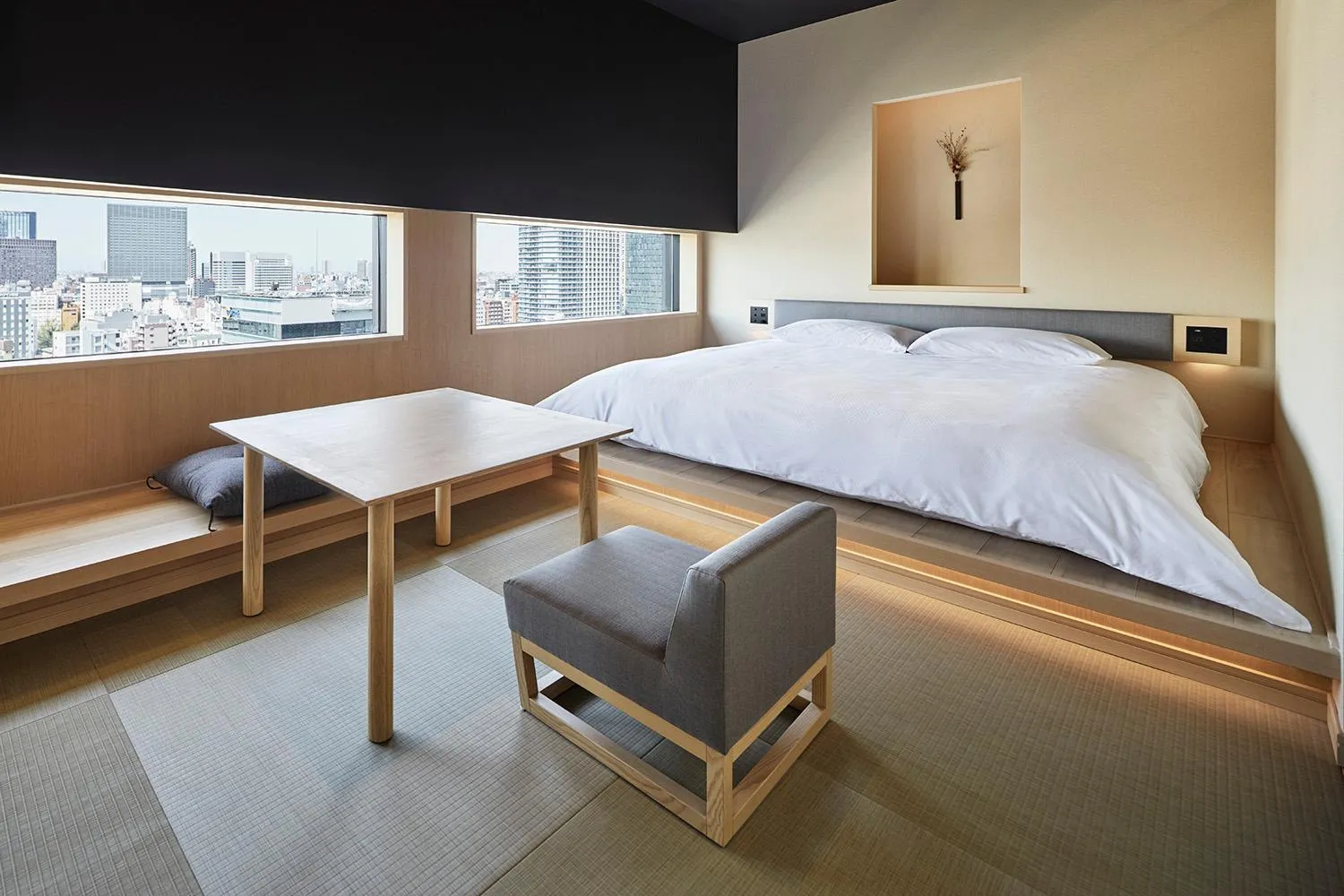 Bed in ONSEN RYOKAN YUEN SHINJUKU