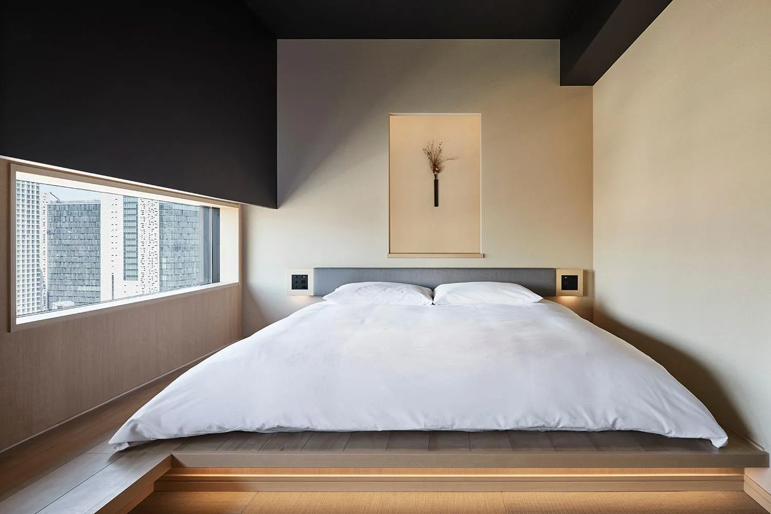 Bed in ONSEN RYOKAN YUEN SHINJUKU