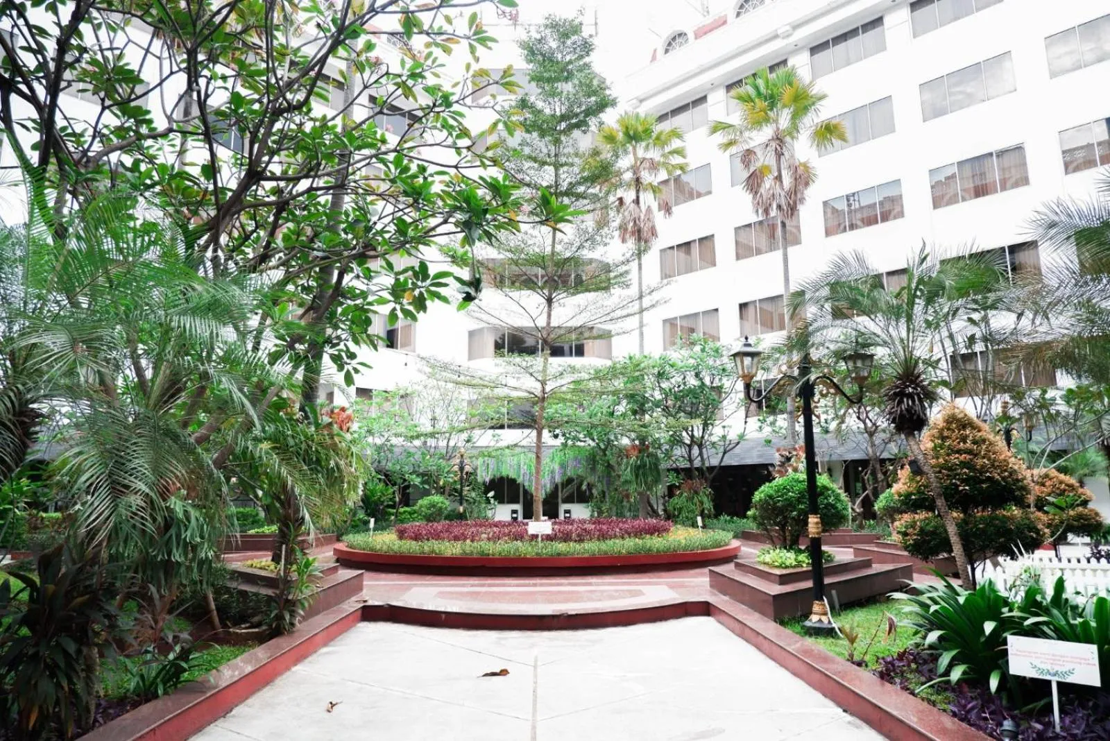 Garden in Mercure Jakarta Batavia
