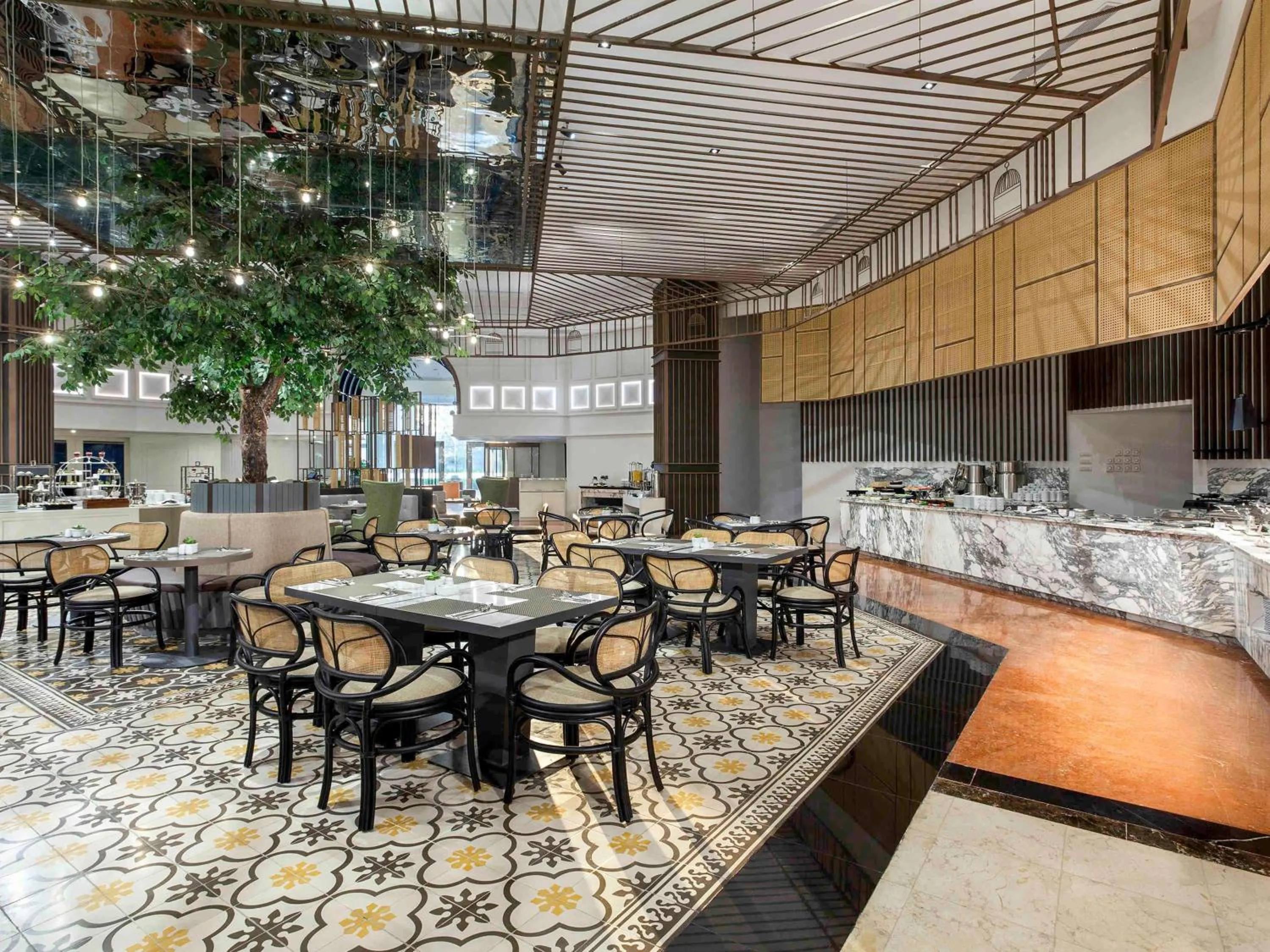 Restaurant/places to eat in Mercure Jakarta Batavia