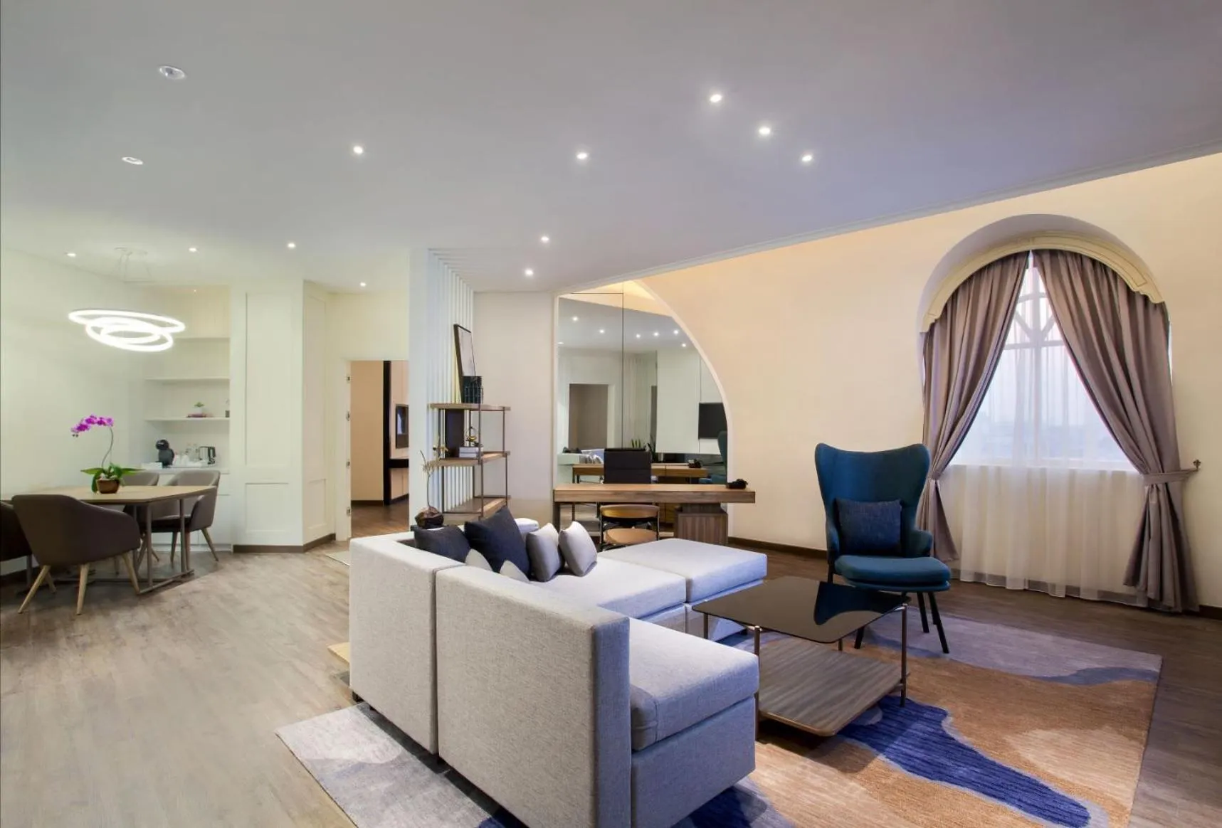 Living room in Mercure Jakarta Batavia