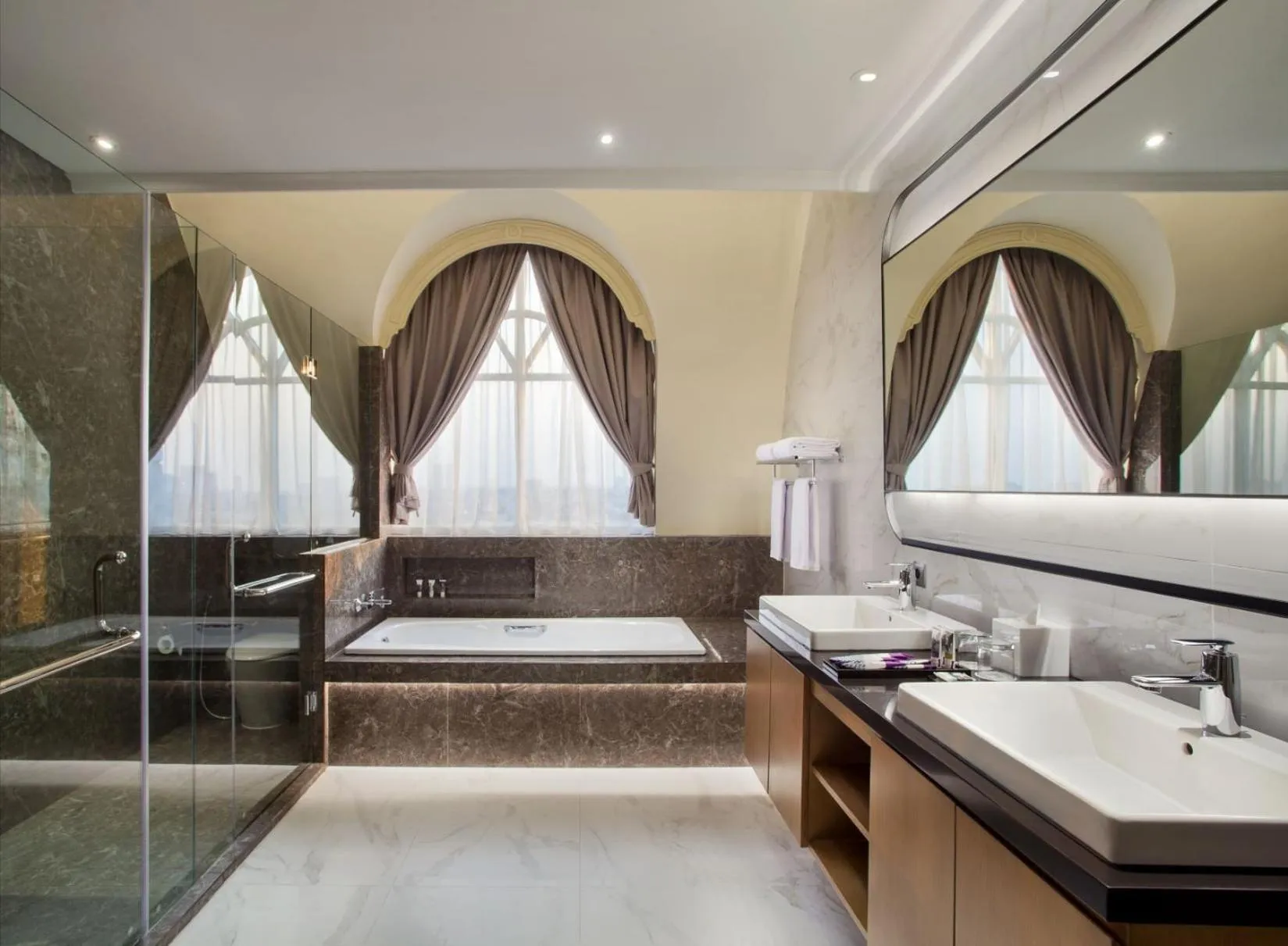 Bathroom in Mercure Jakarta Batavia