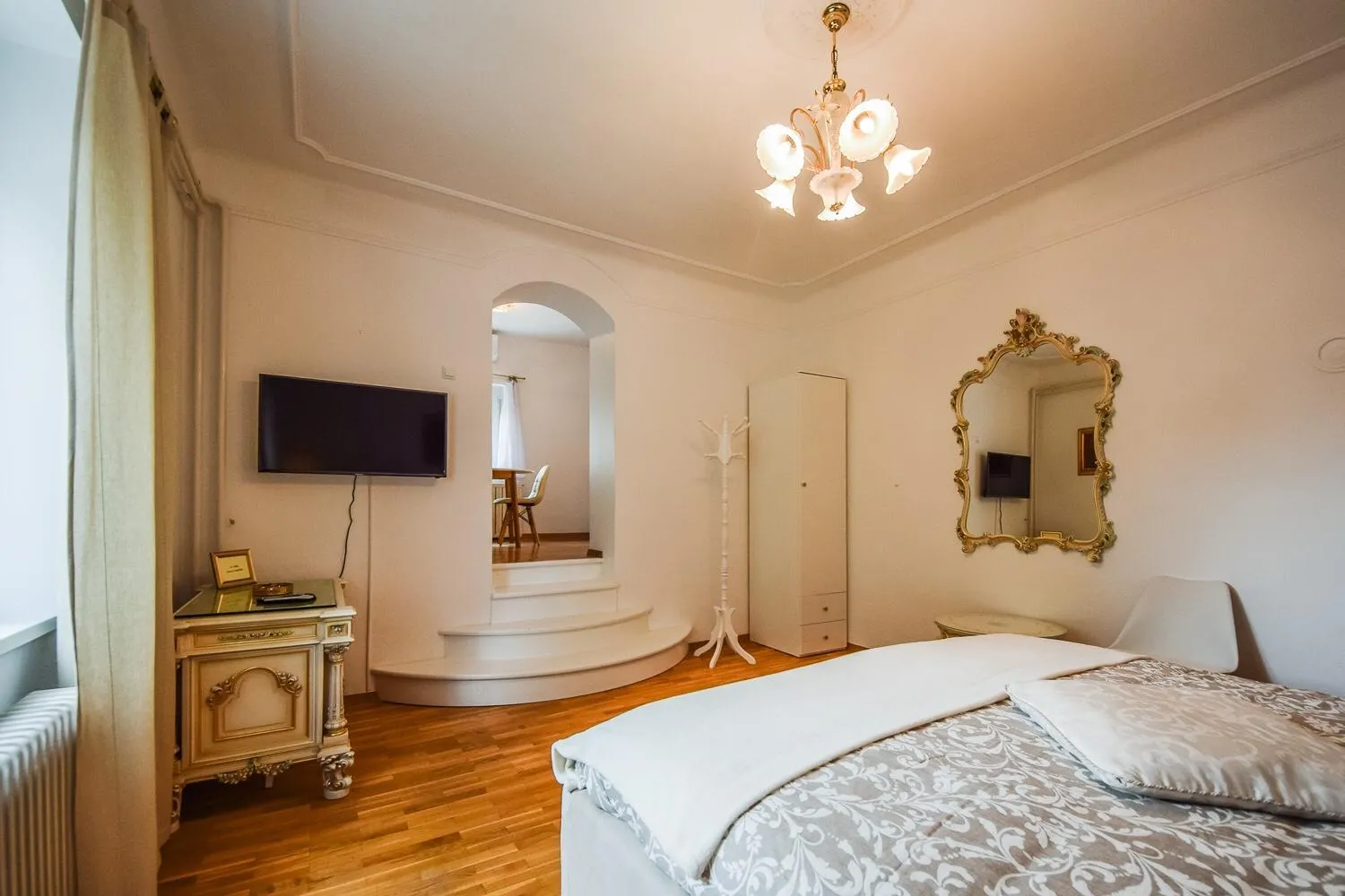 Bed in Kavon Apartments
