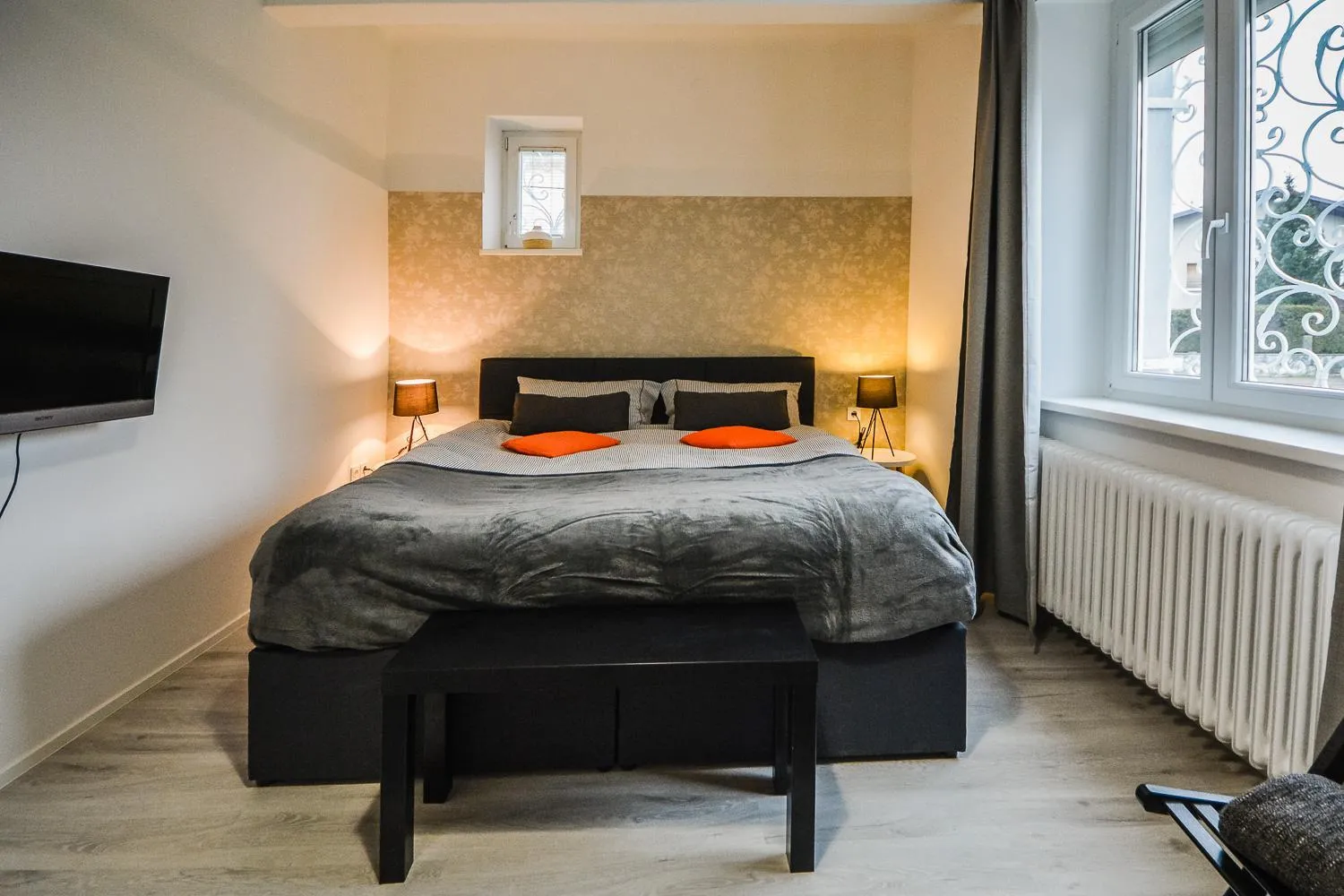 Bed in Kavon Apartments