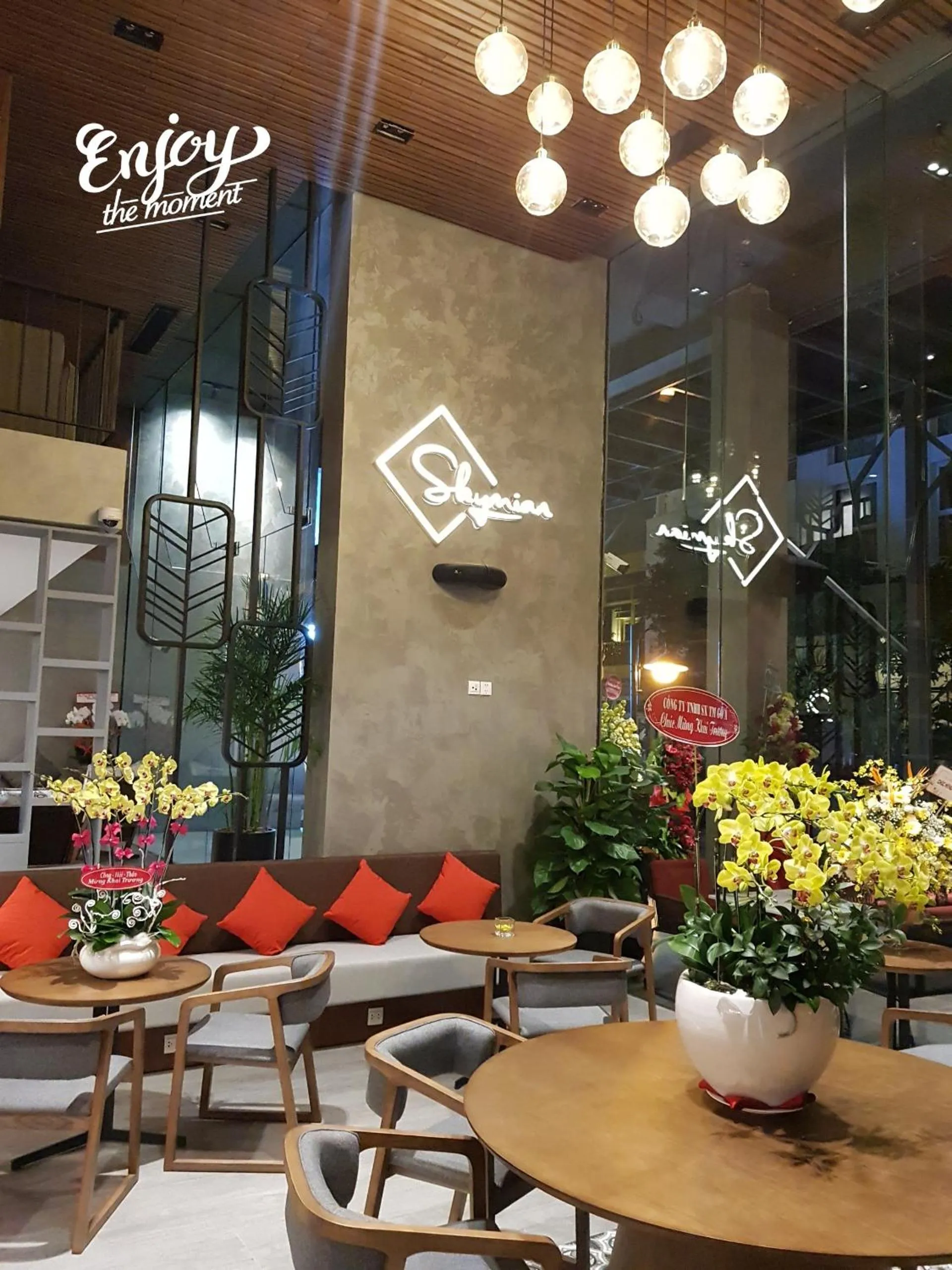 Restaurant/places to eat in Orchid Boutique Hotel & Apartment