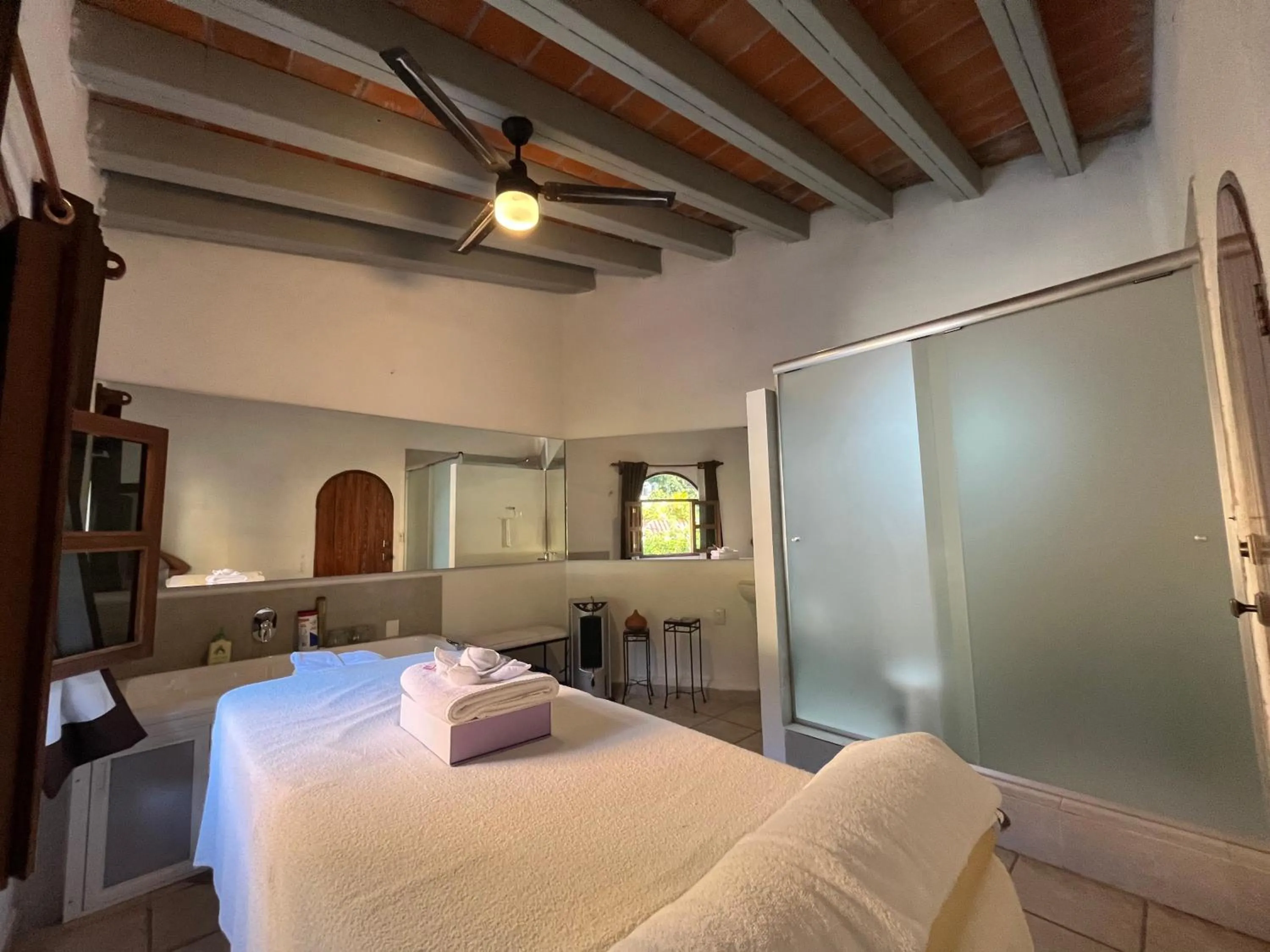 Massage, Bed in Hotel Hacienda Ventana del Cielo