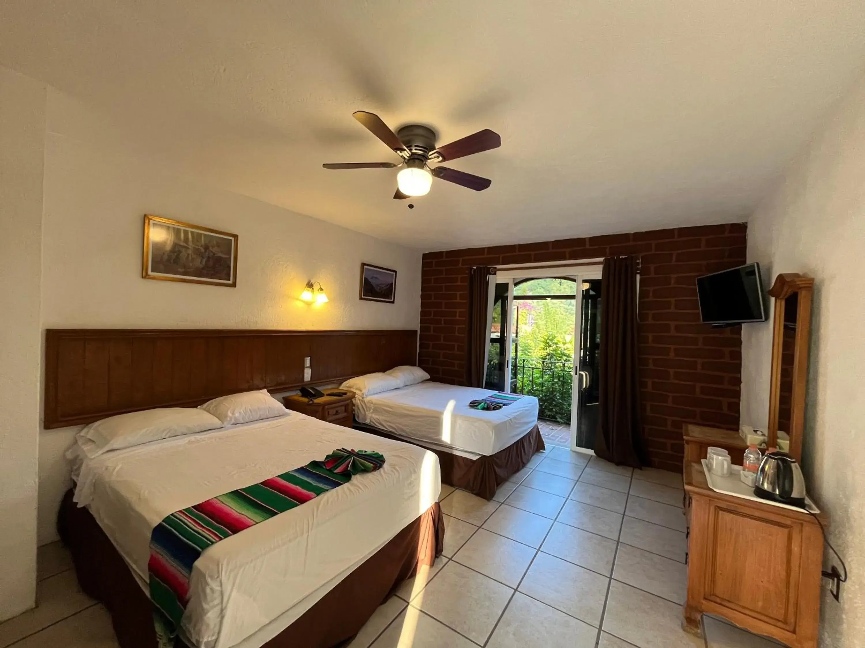 Quadruple Room with Garden View in Hotel Hacienda Ventana del Cielo Quadruple Room with Garden View in Hotel Hacienda Ventana del Cielo