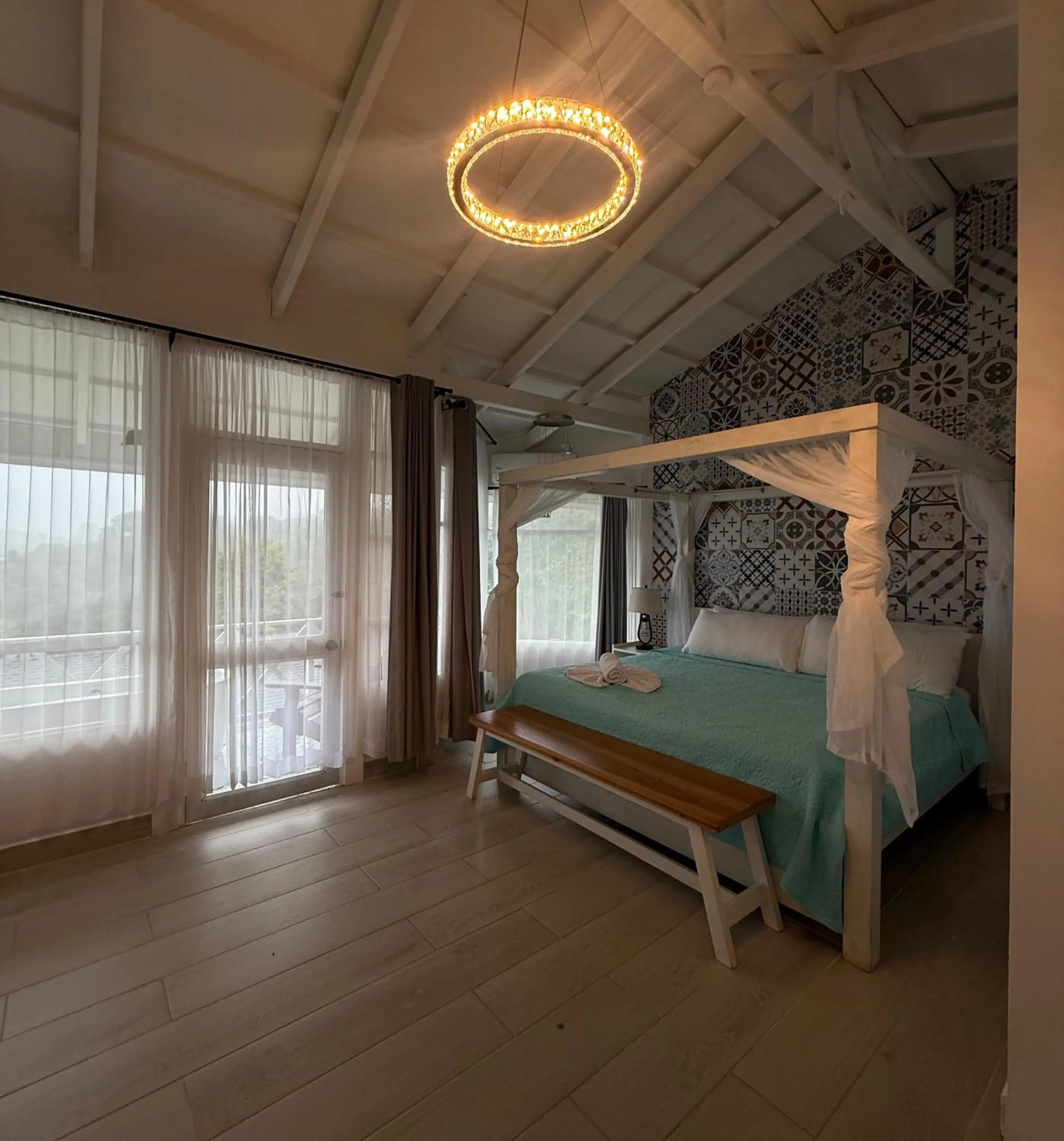 Photo of the whole room, Bed in Hotel Arenal Vista Lodge